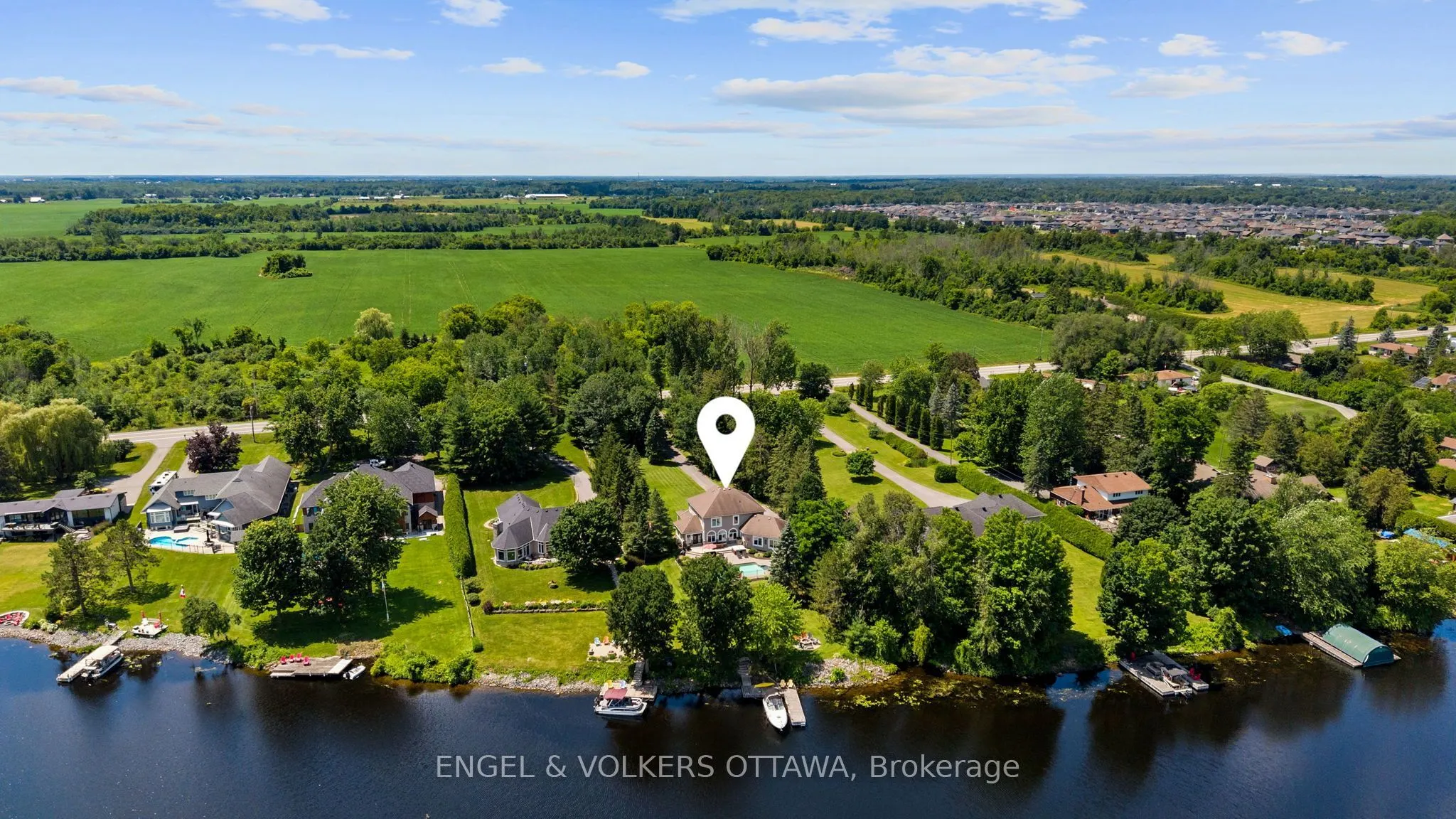 5833A Rideau Valley Drive N