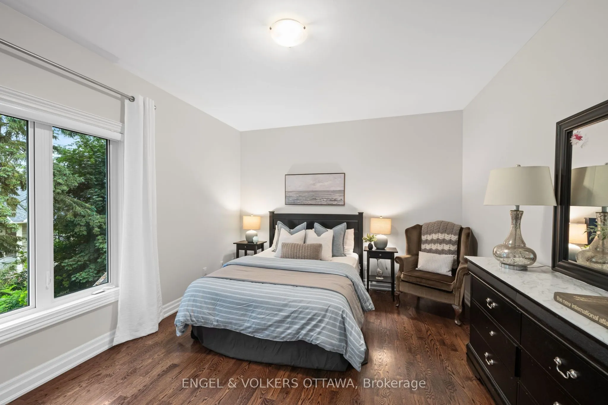5833A Rideau Valley Drive N