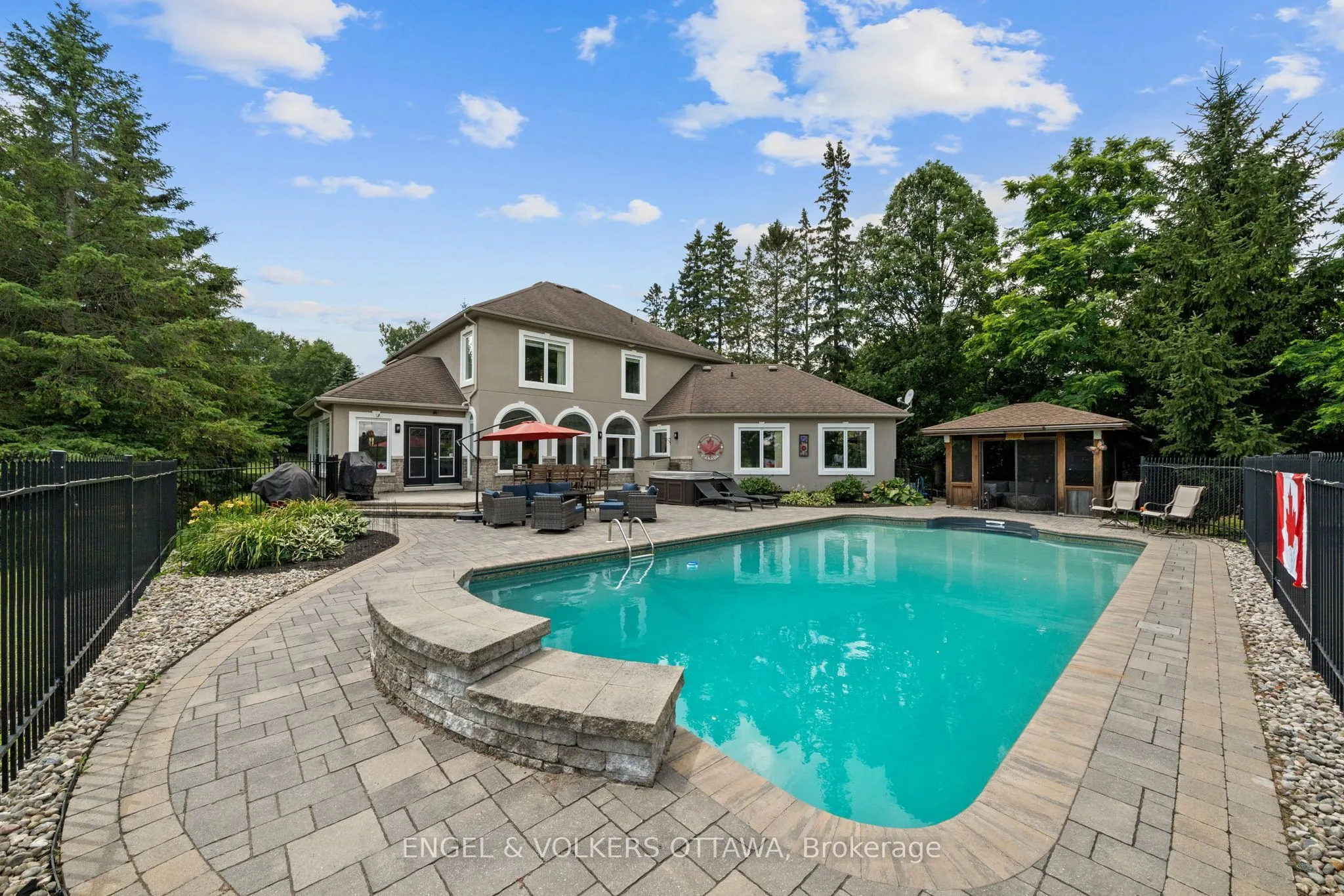 5833A Rideau Valley Drive N