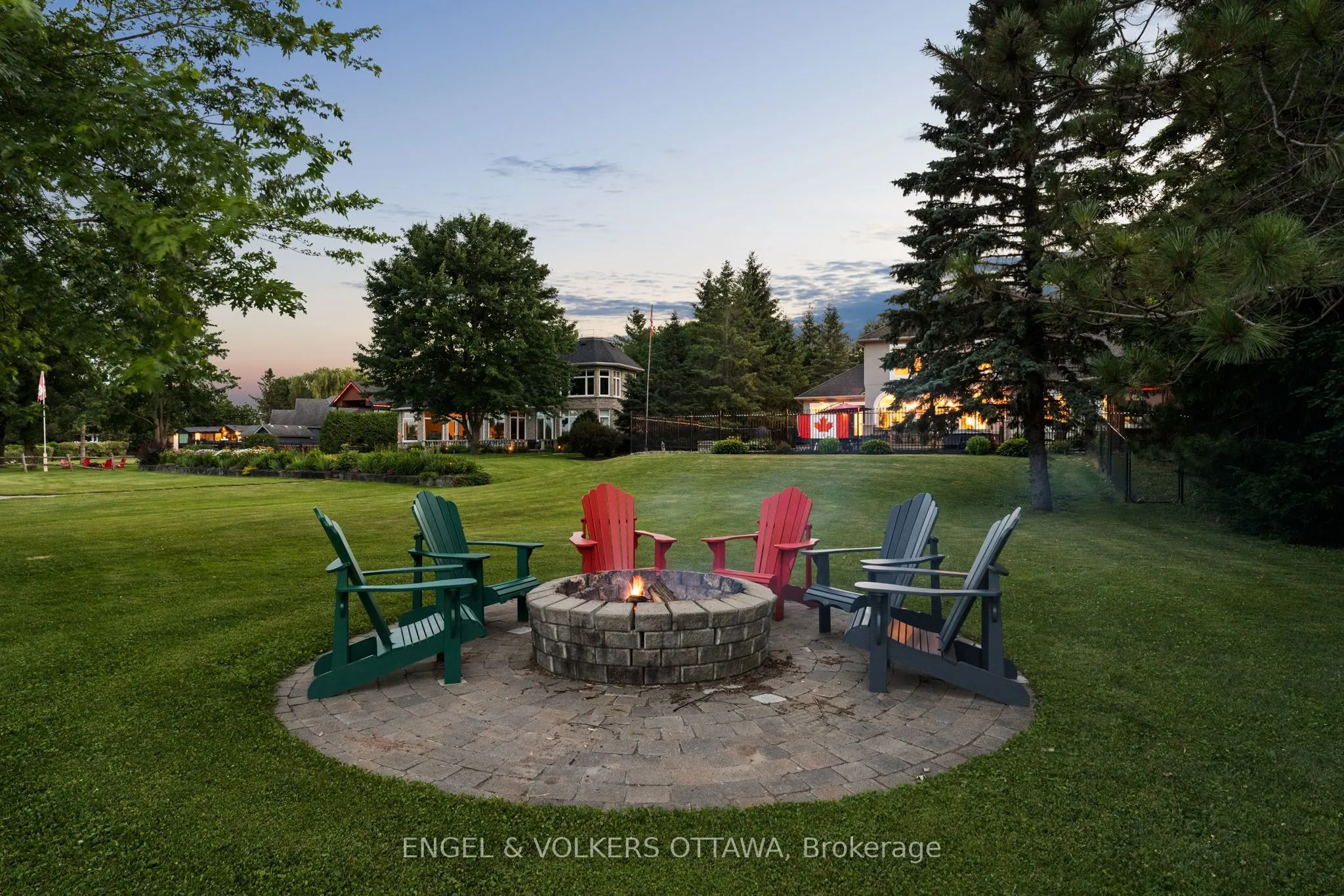 5833A Rideau Valley Drive N