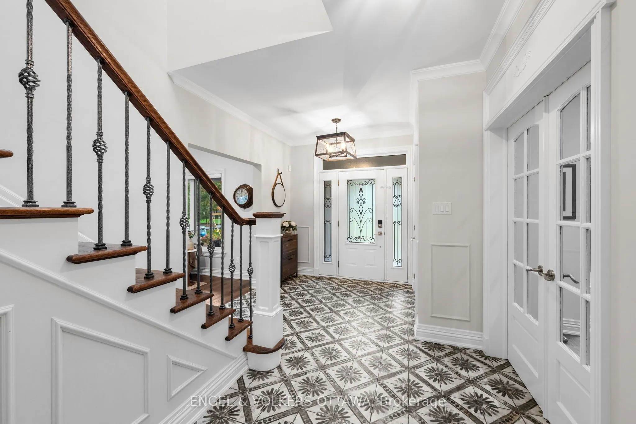 5833A Rideau Valley Drive N