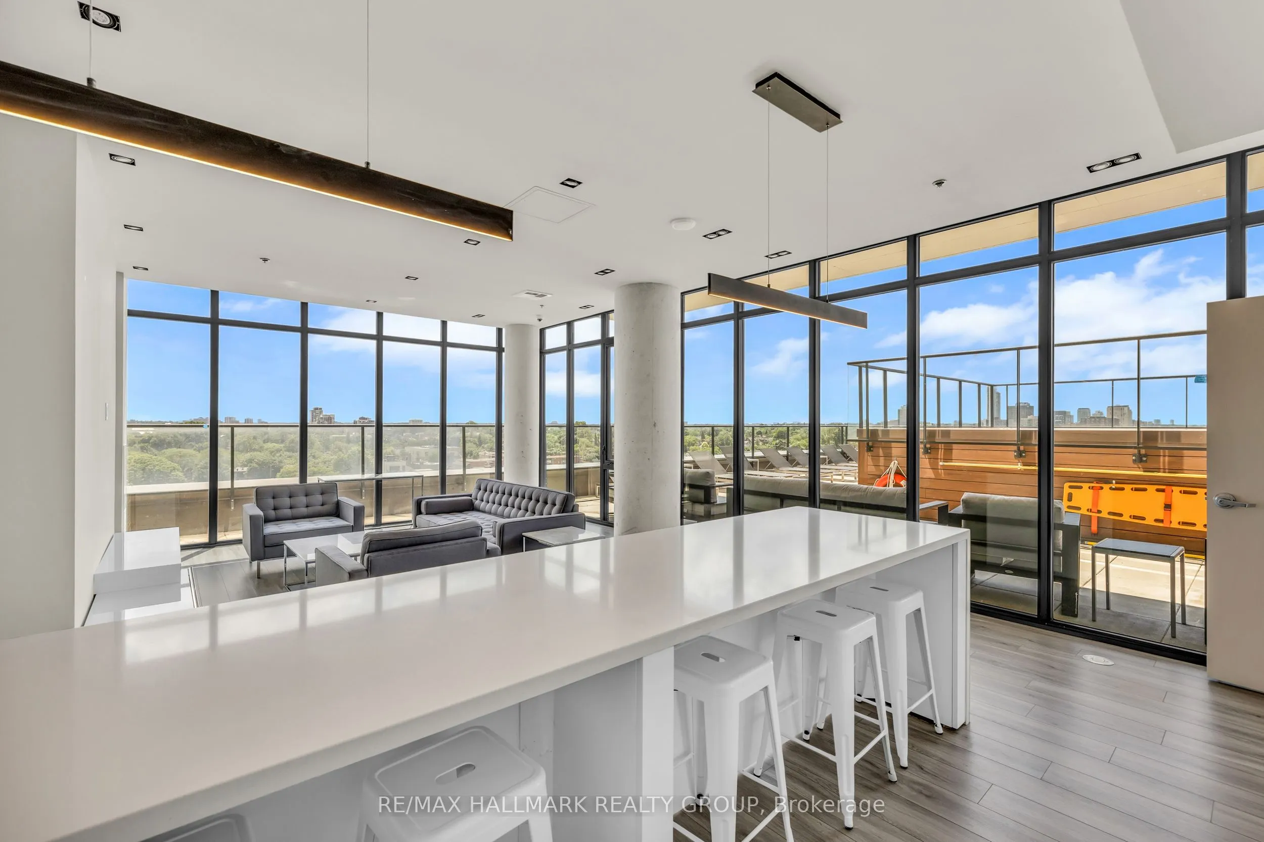 203 CATHERINE Street #902