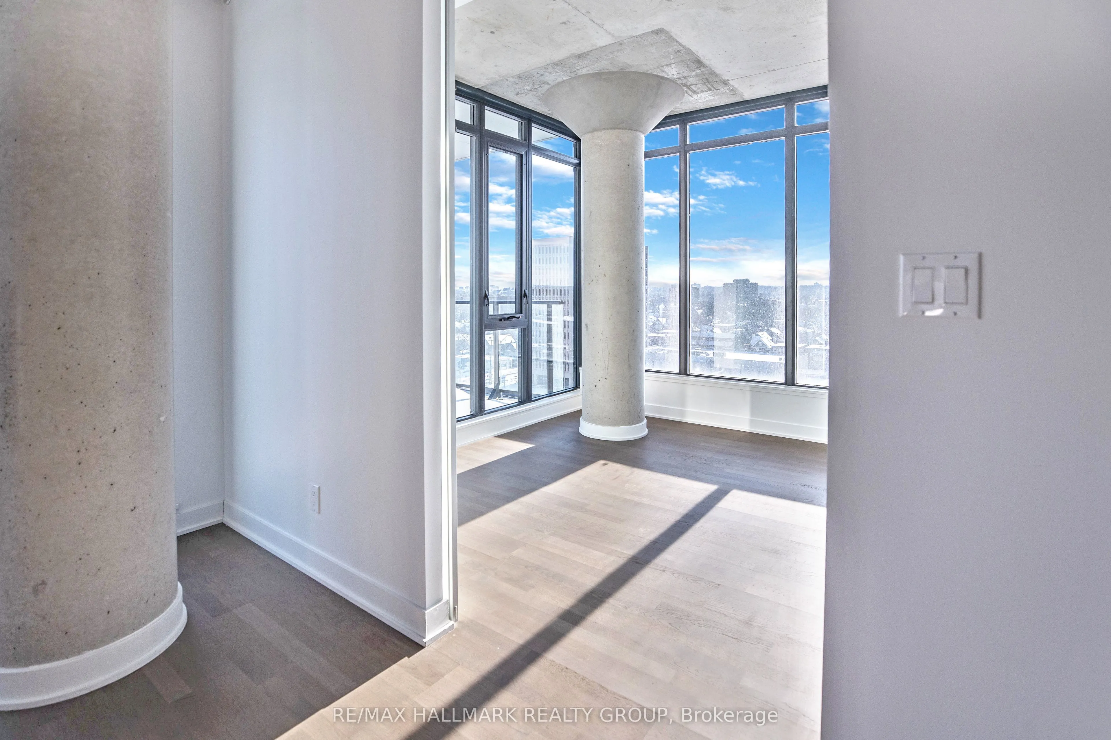 203 CATHERINE Street #902