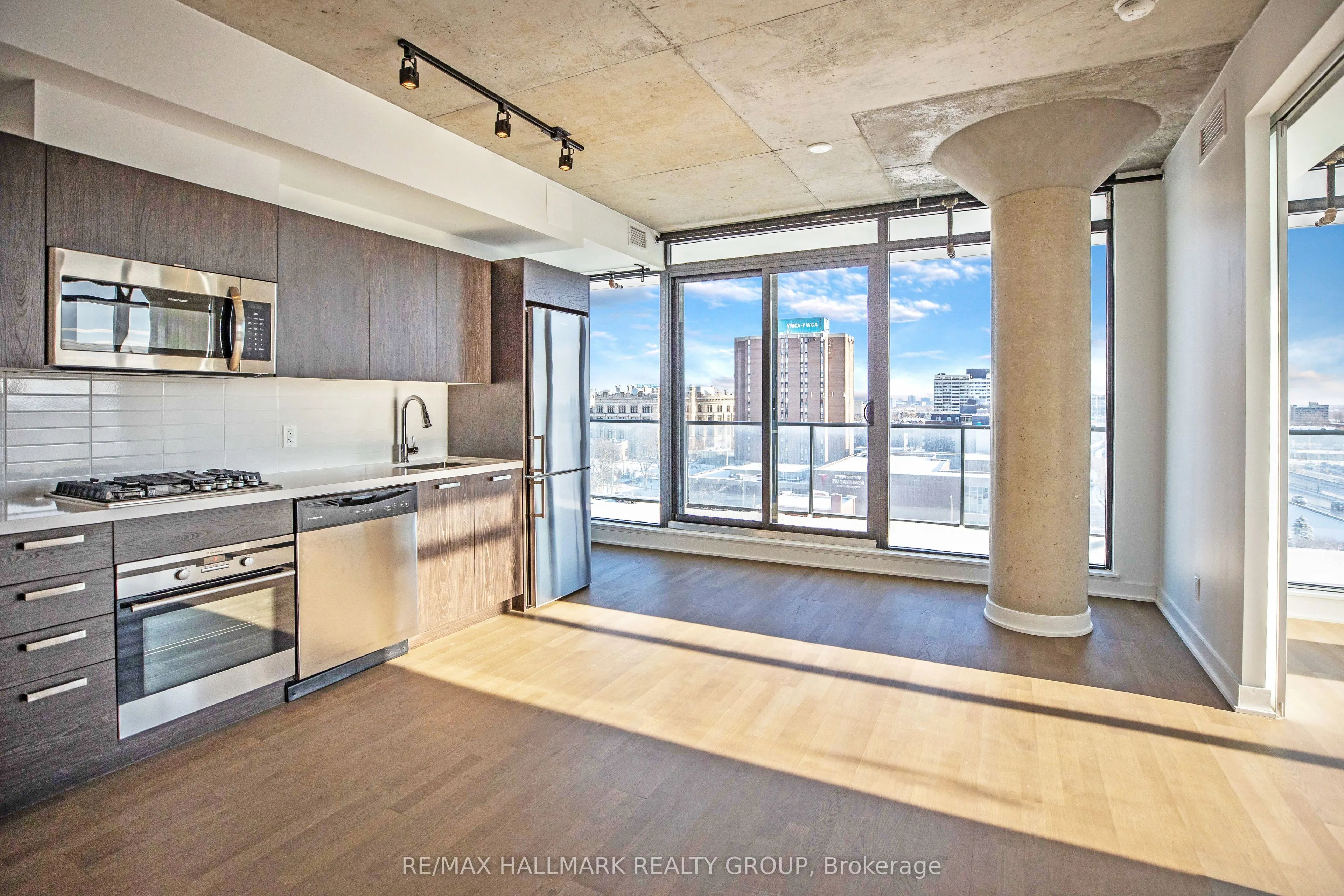 203 CATHERINE Street #902