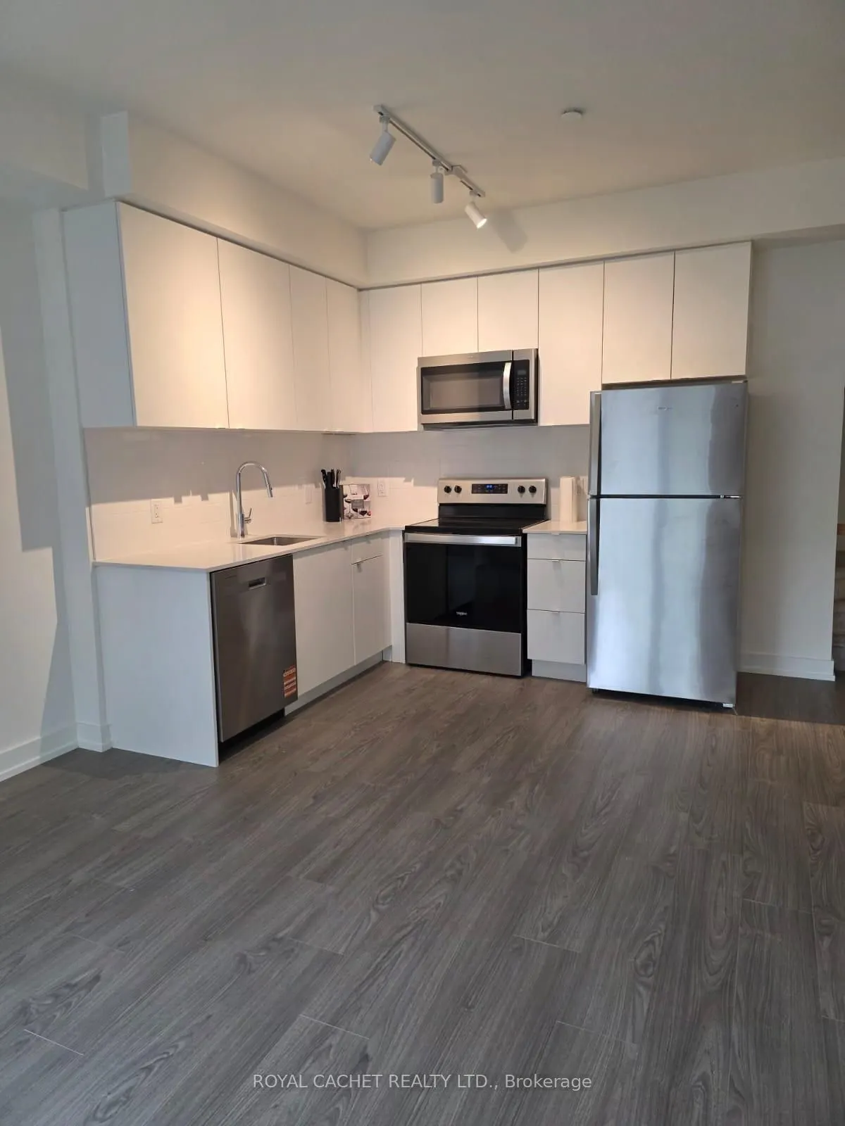16 Melbourne Avenue #304C