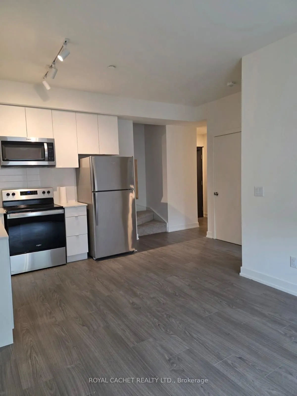 16 Melbourne Avenue #304C