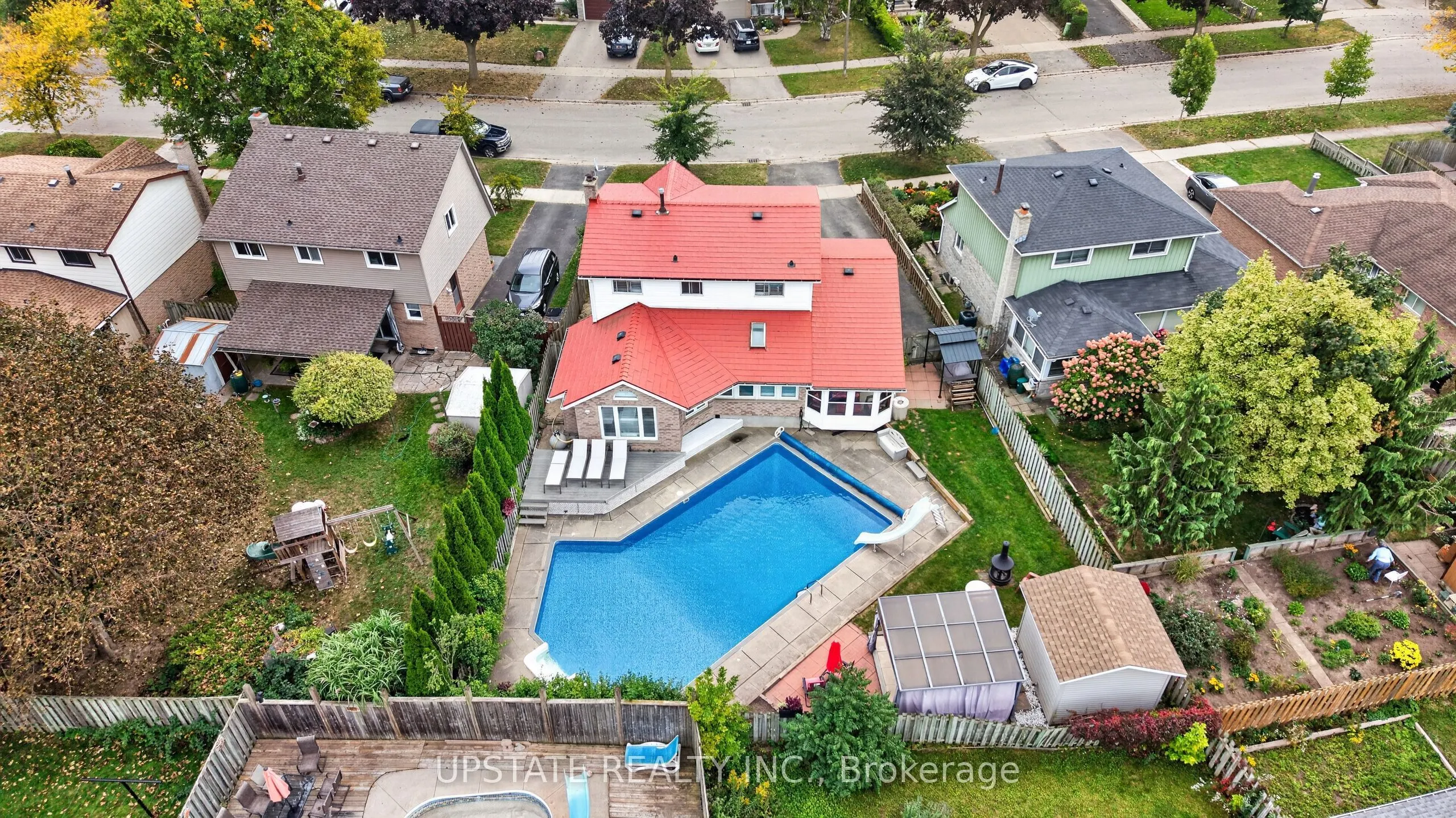221 Cedarwoods Crescent