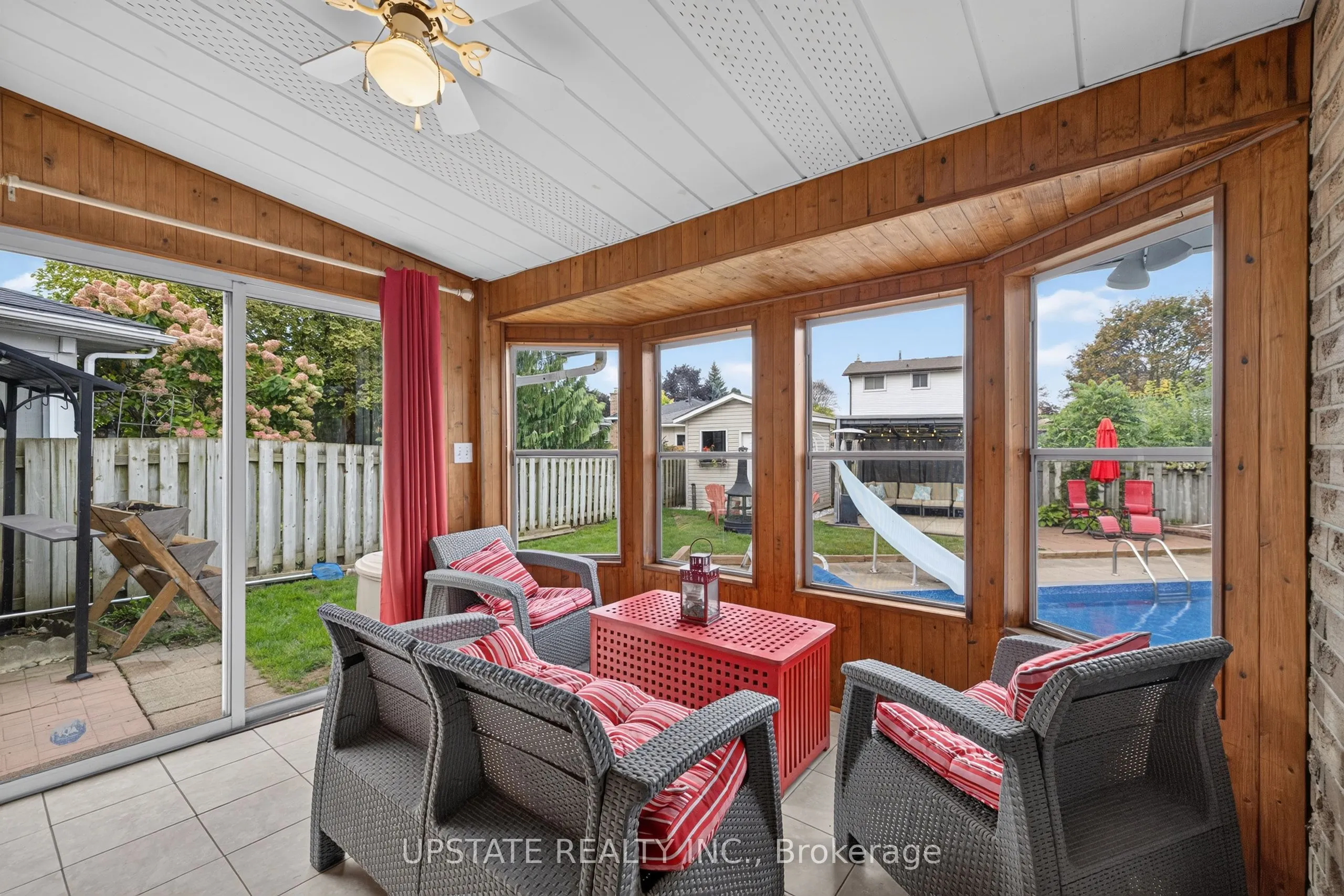 221 Cedarwoods Crescent