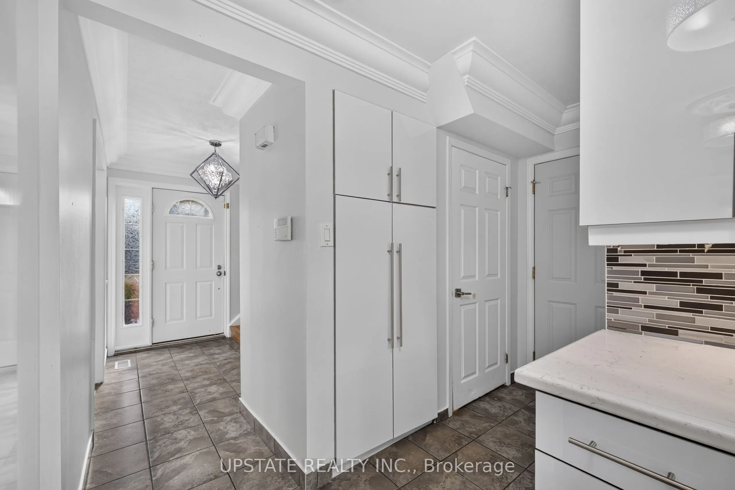 221 Cedarwoods Crescent