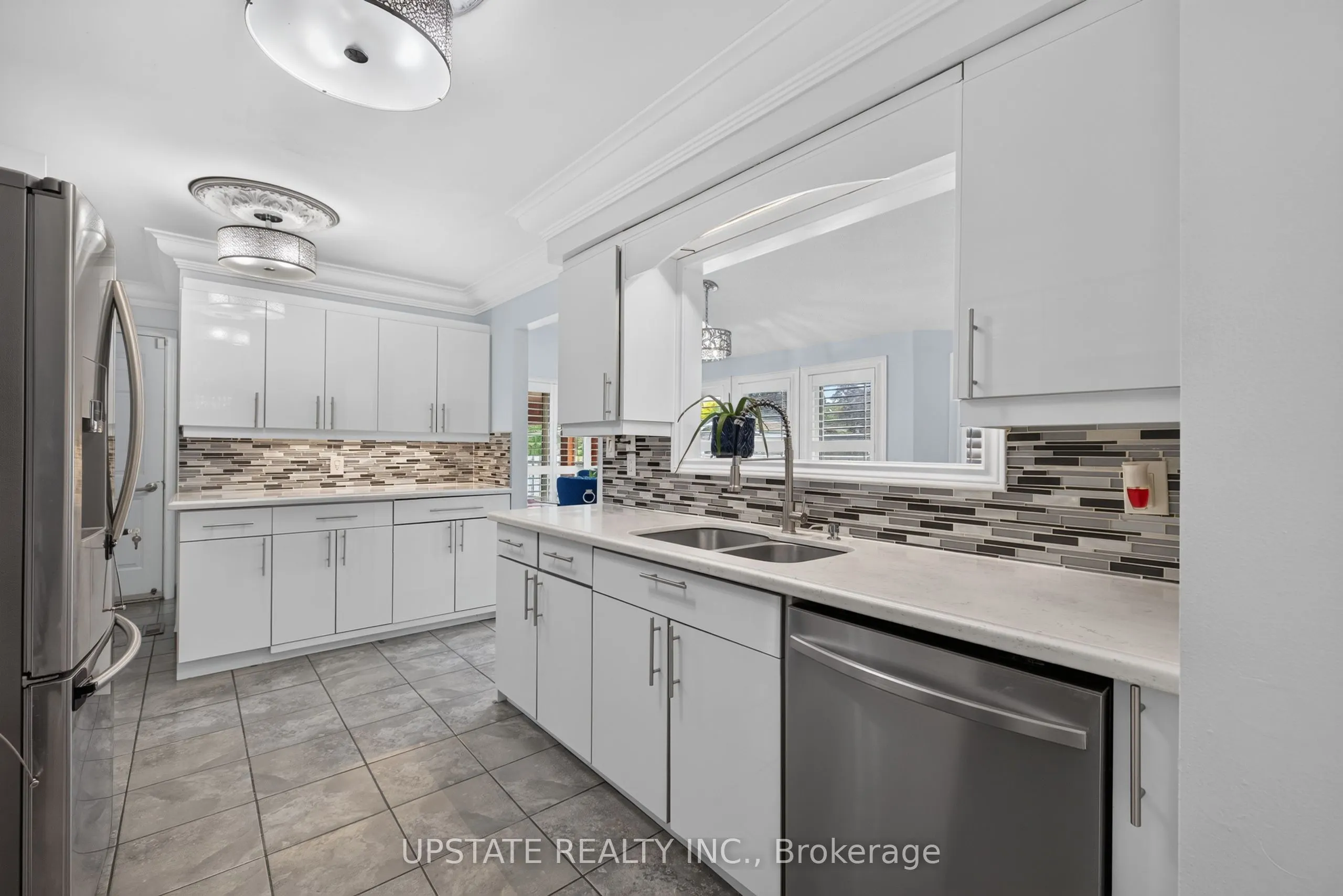 221 Cedarwoods Crescent