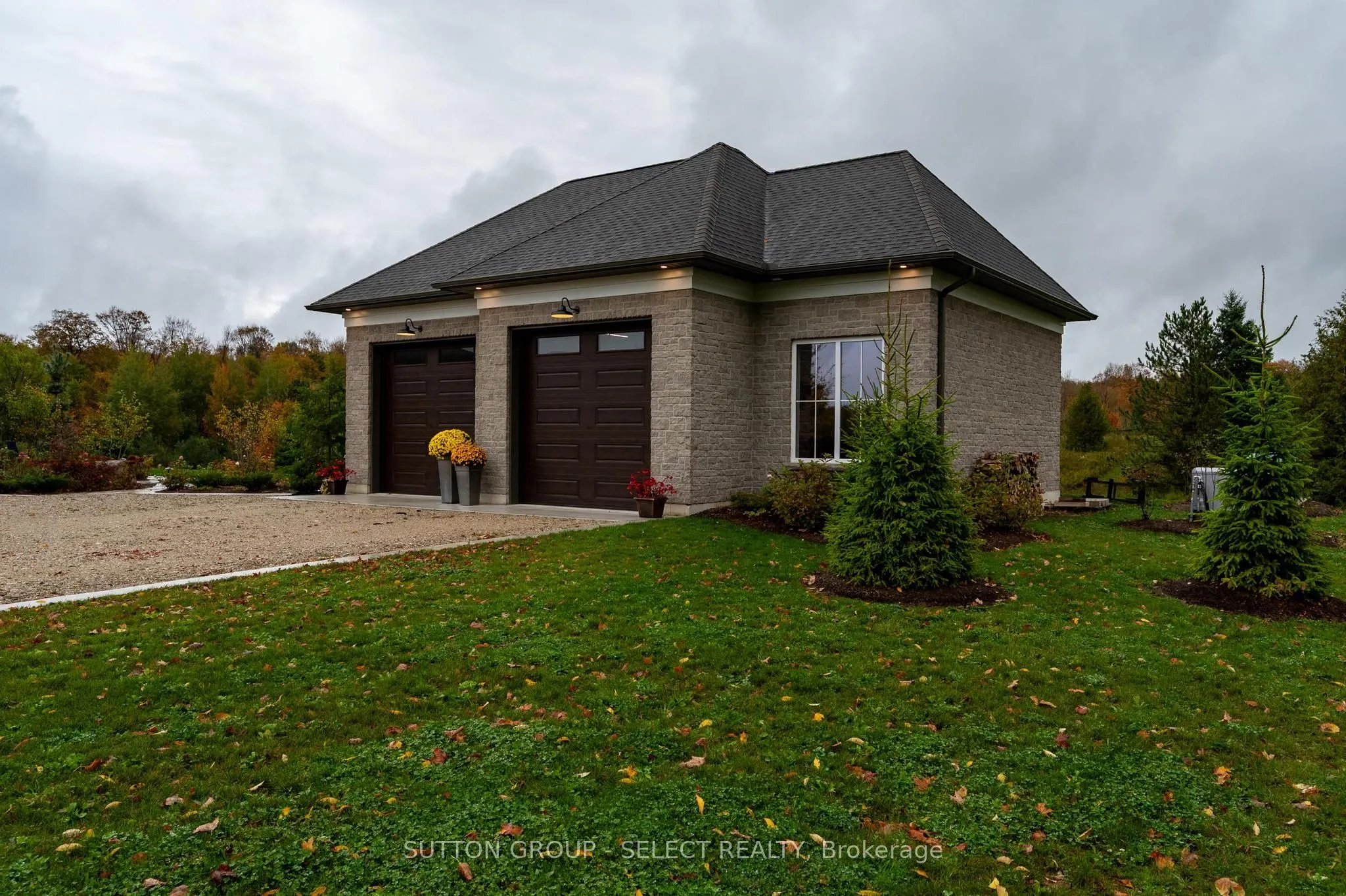 472715 Southgate 47 Side Road