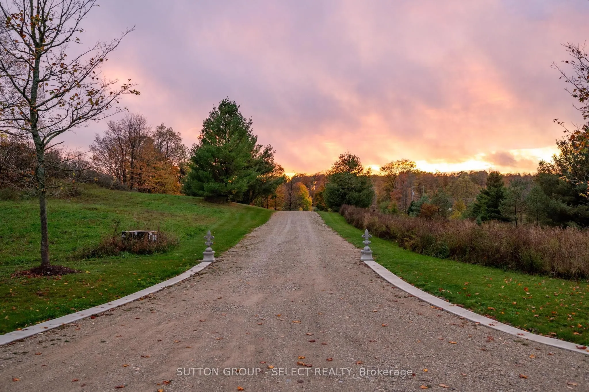472715 Southgate 47 Side Road