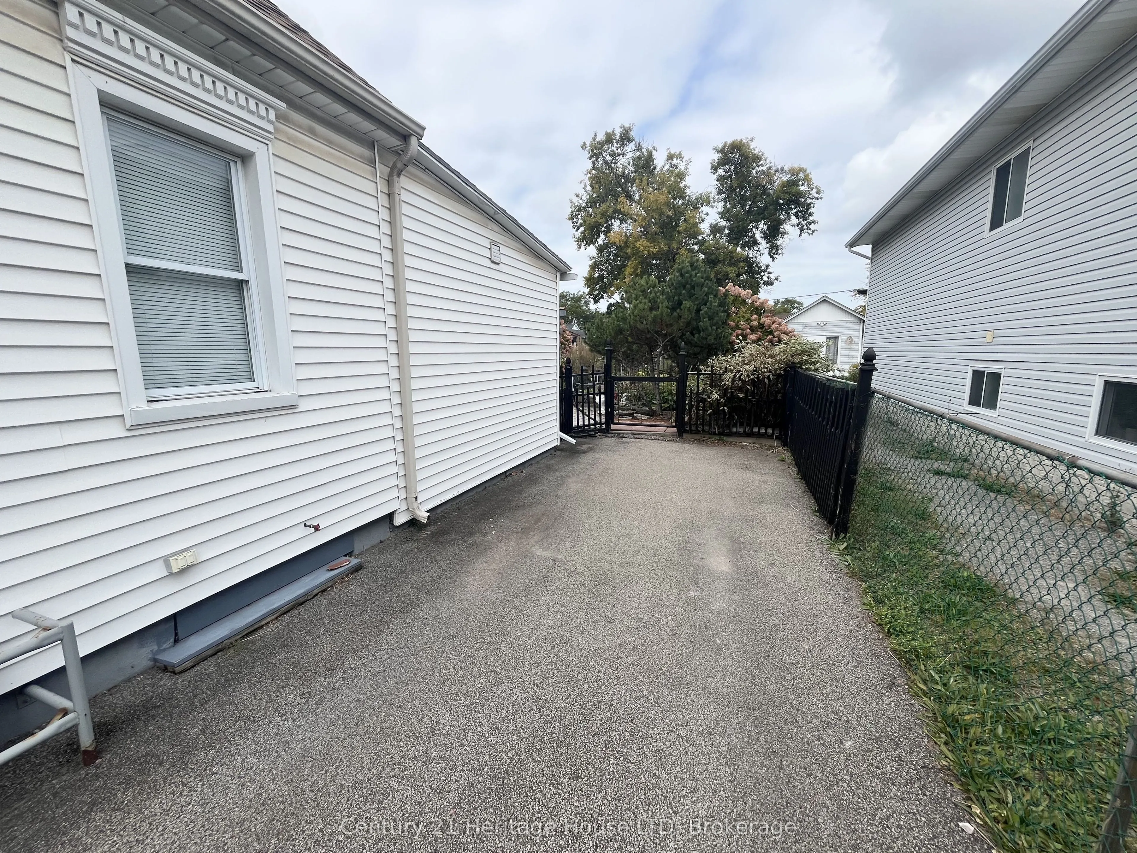84 Rykert Street