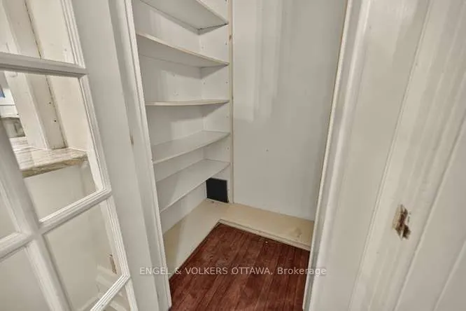 716 King Street W
