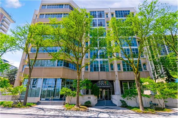 66 Bay Street S