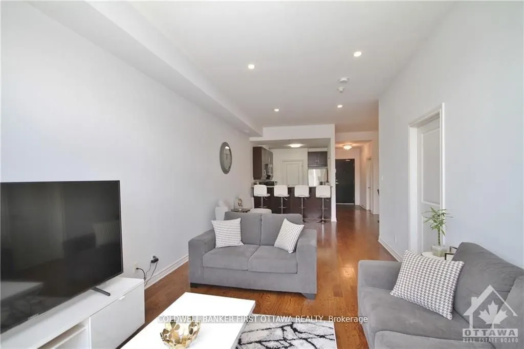500 CLARIDGE Drive #205