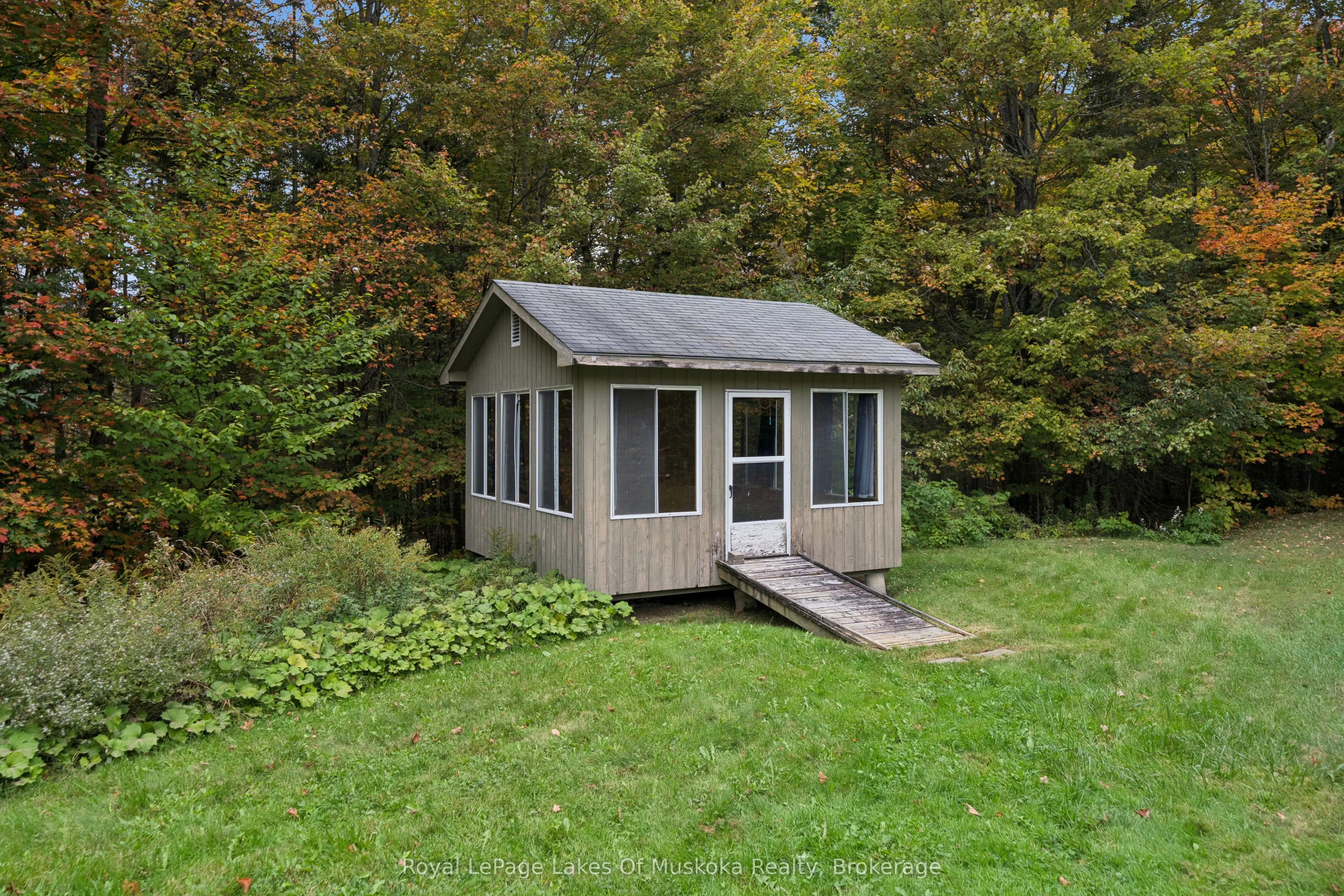 1181 Lone Pine Drive