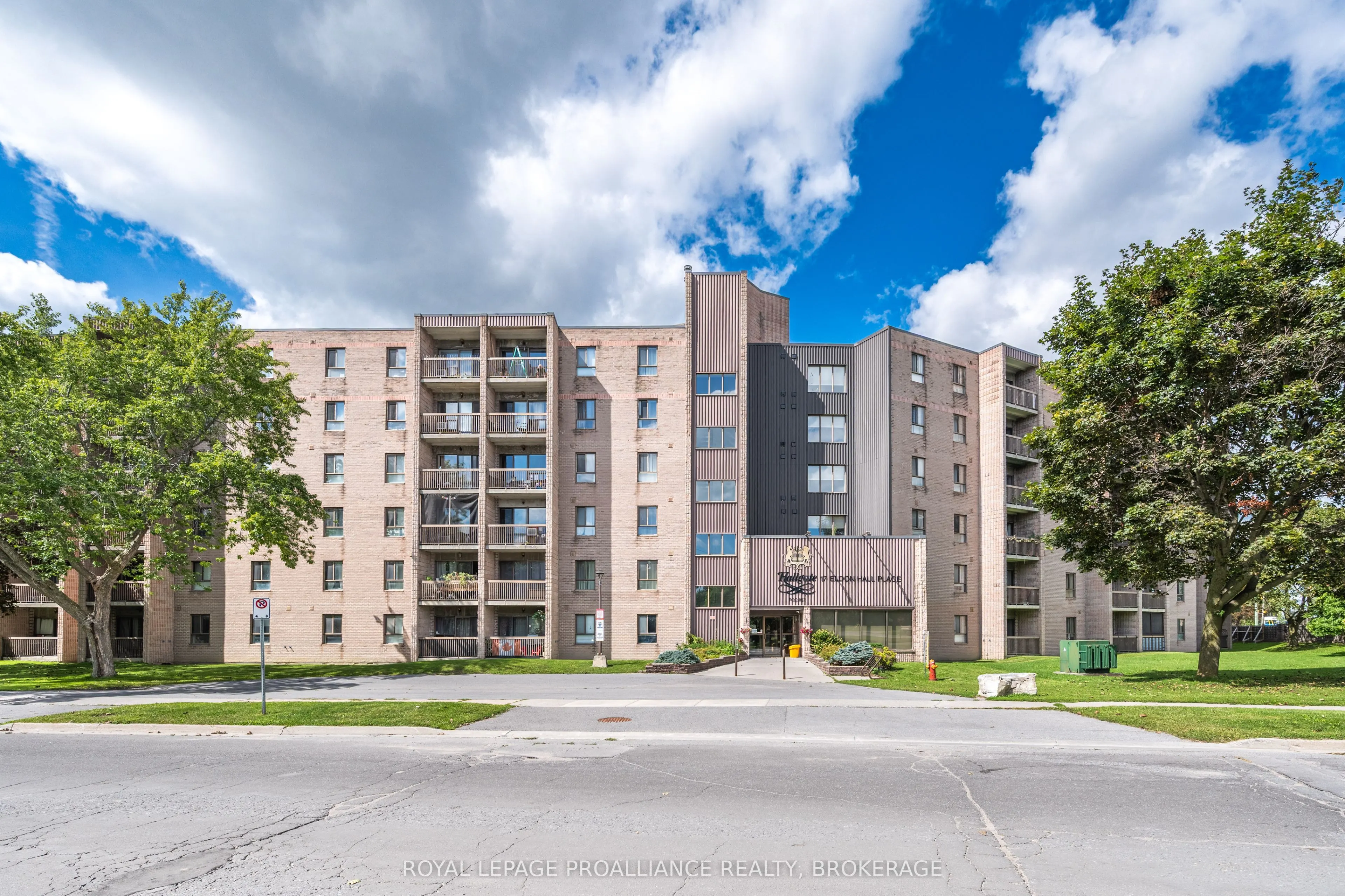 17 Eldon Hall Place #112