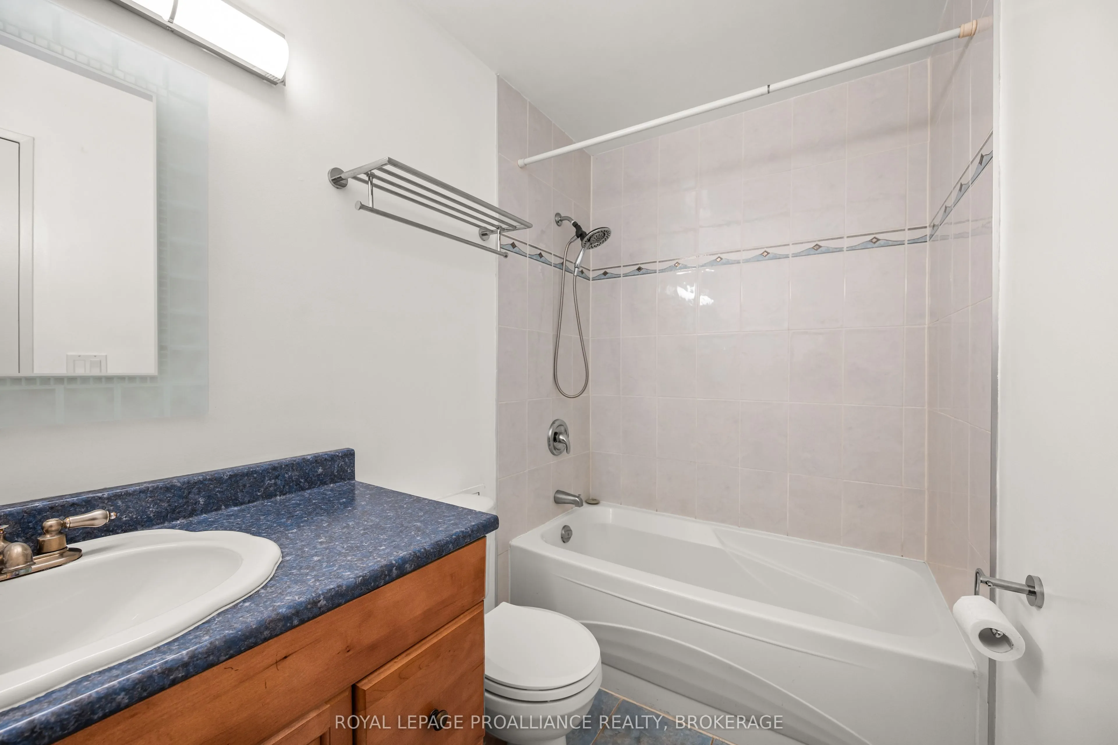 17 Eldon Hall Place #112