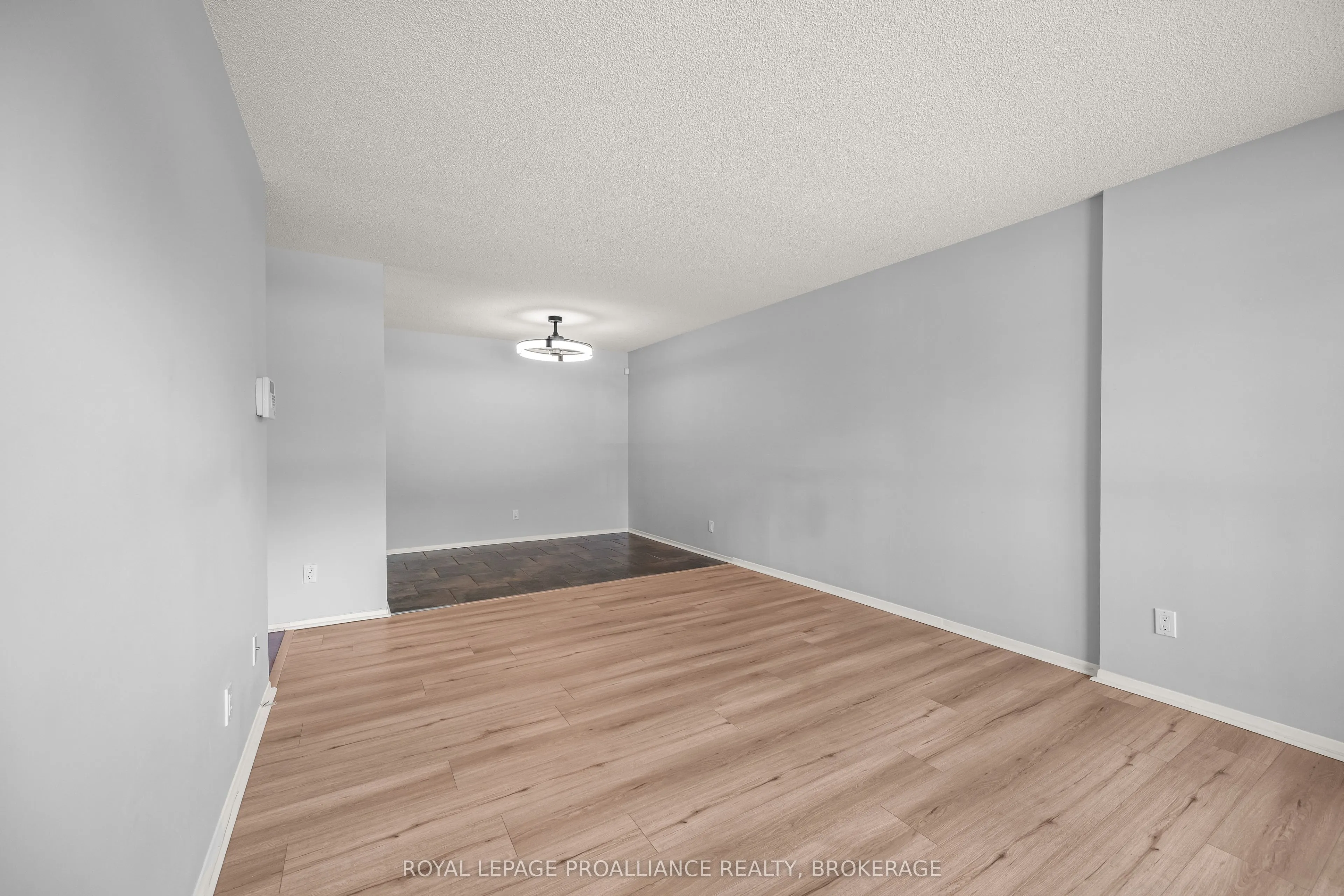 17 Eldon Hall Place #112