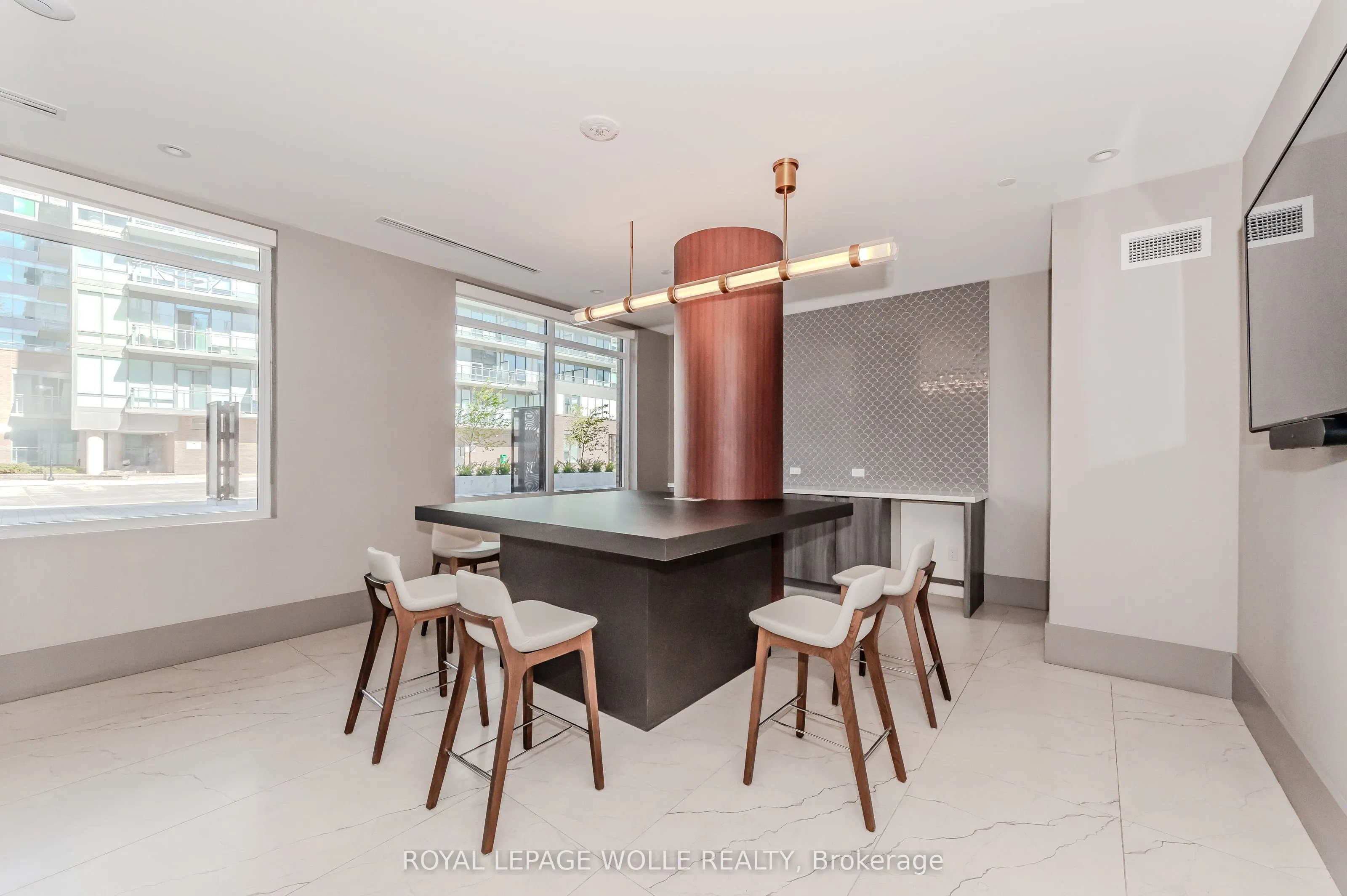 55 Duke Street W #2102