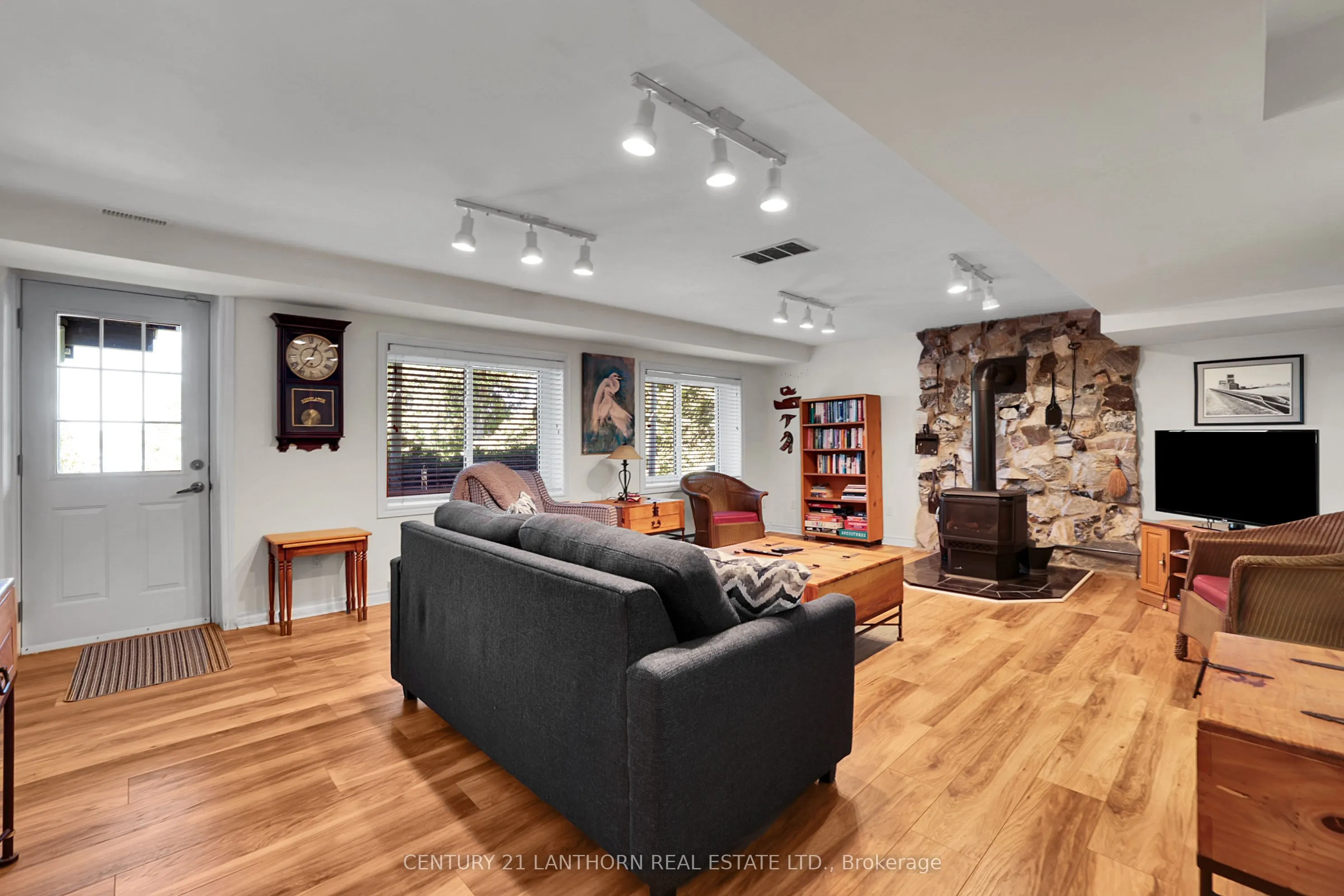251 High Shore Road