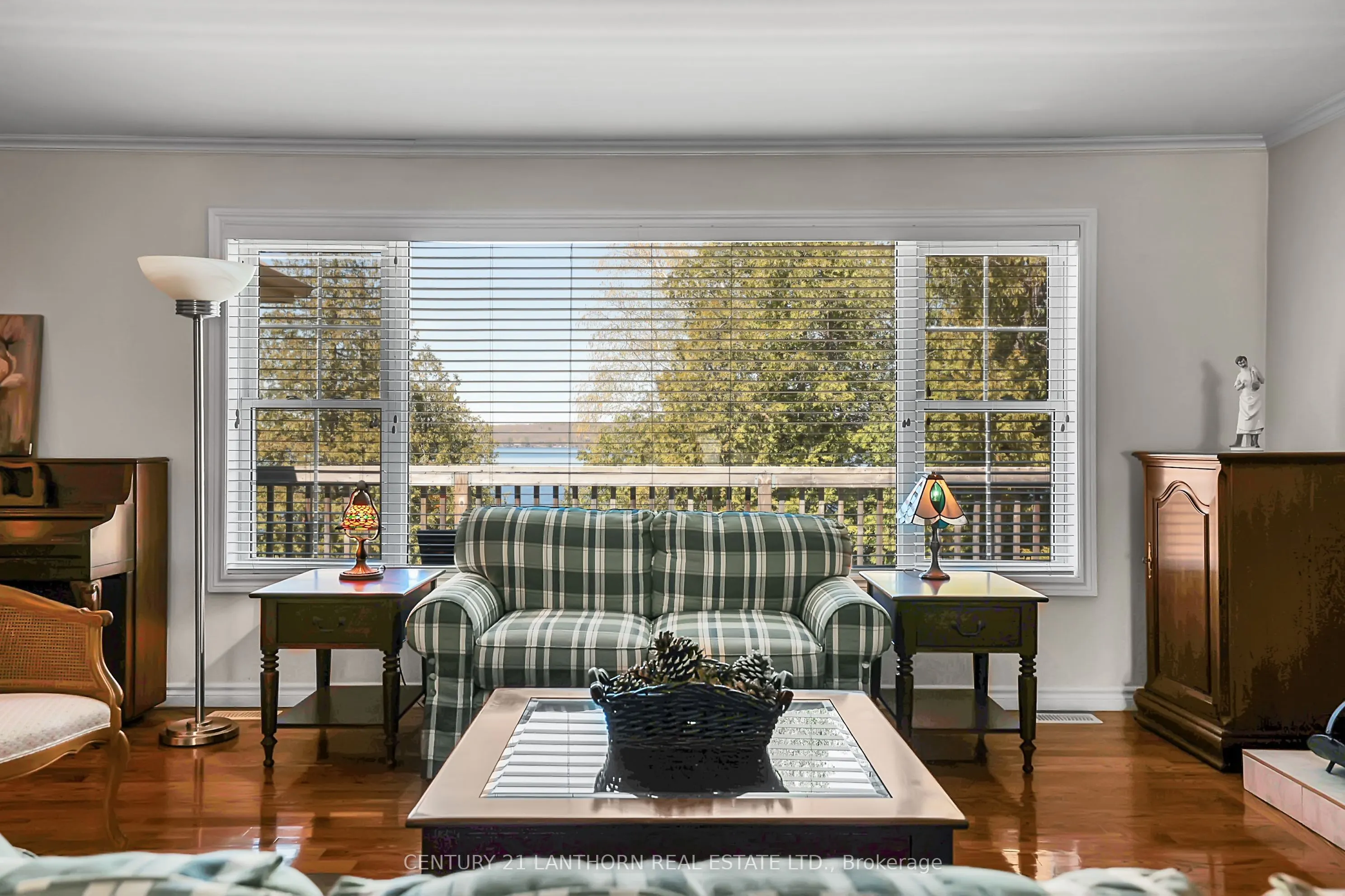 251 High Shore Road