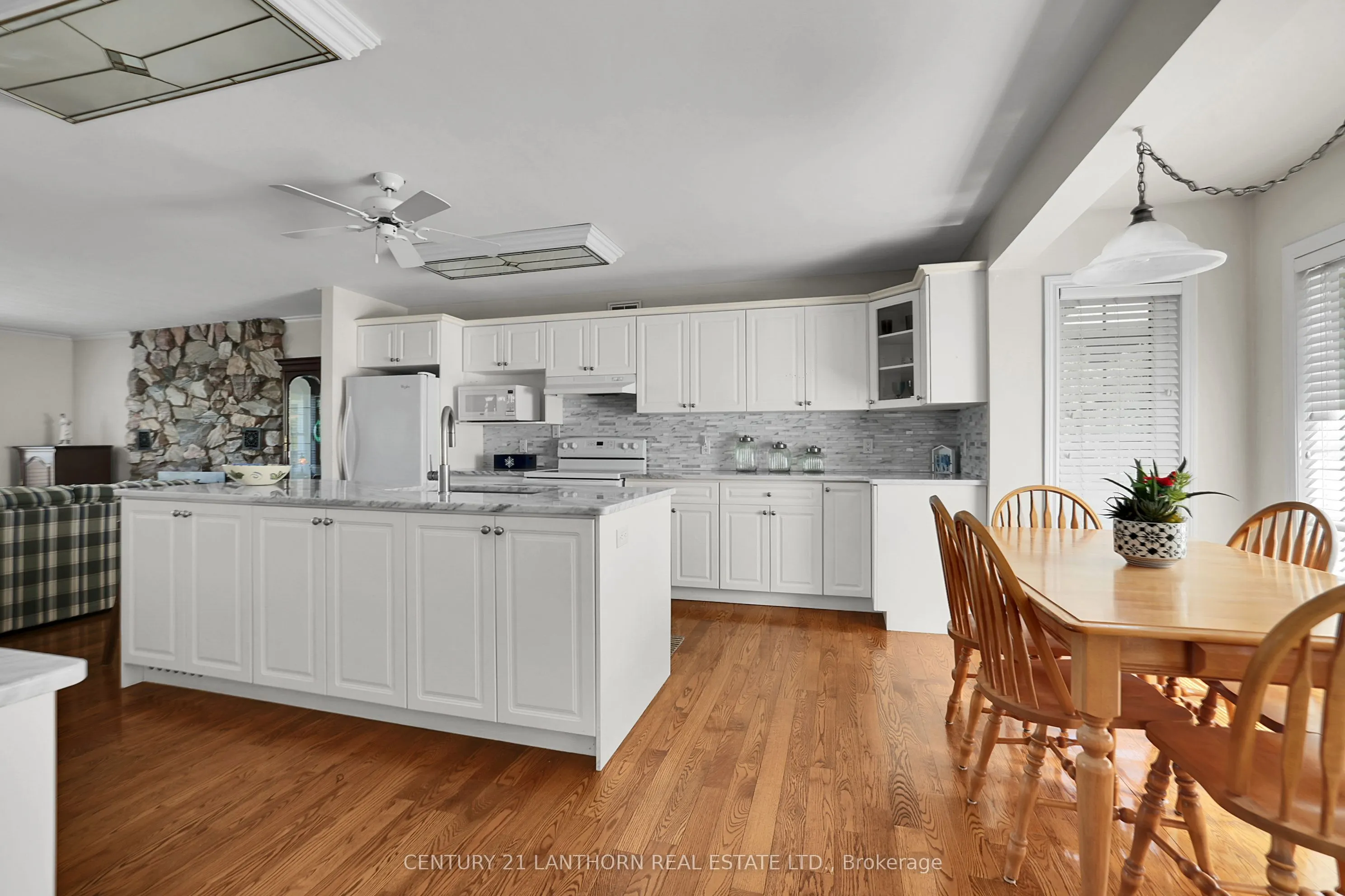 251 High Shore Road