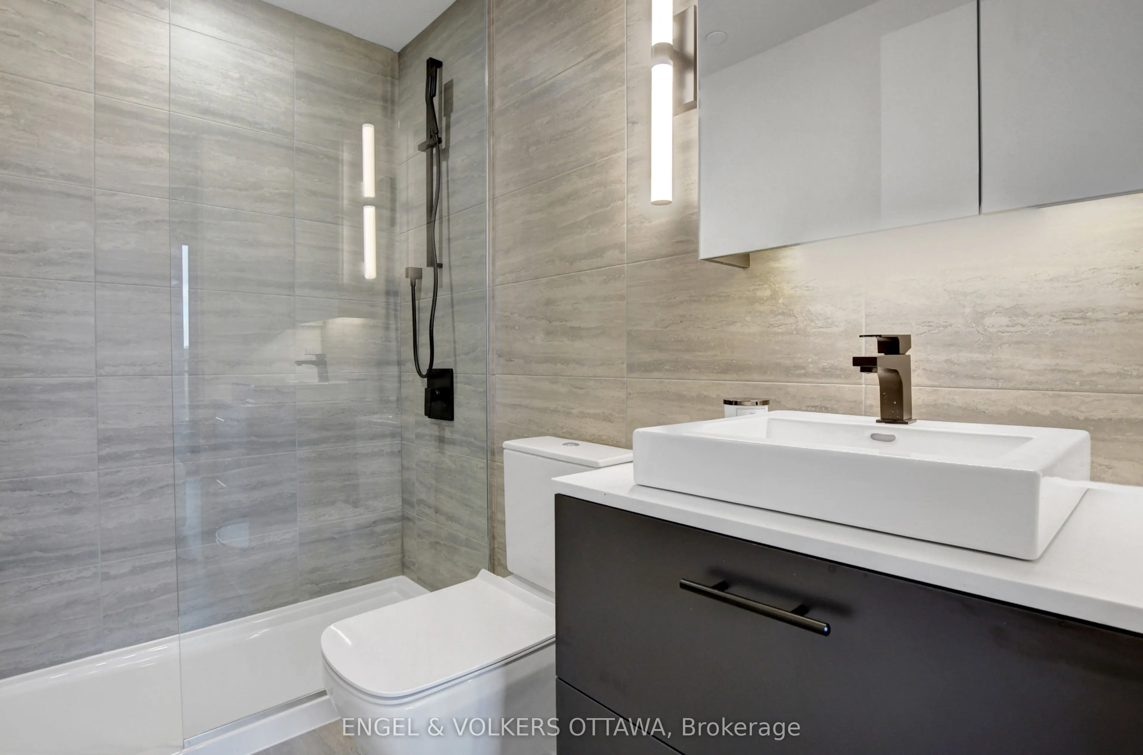 10 James Street #405