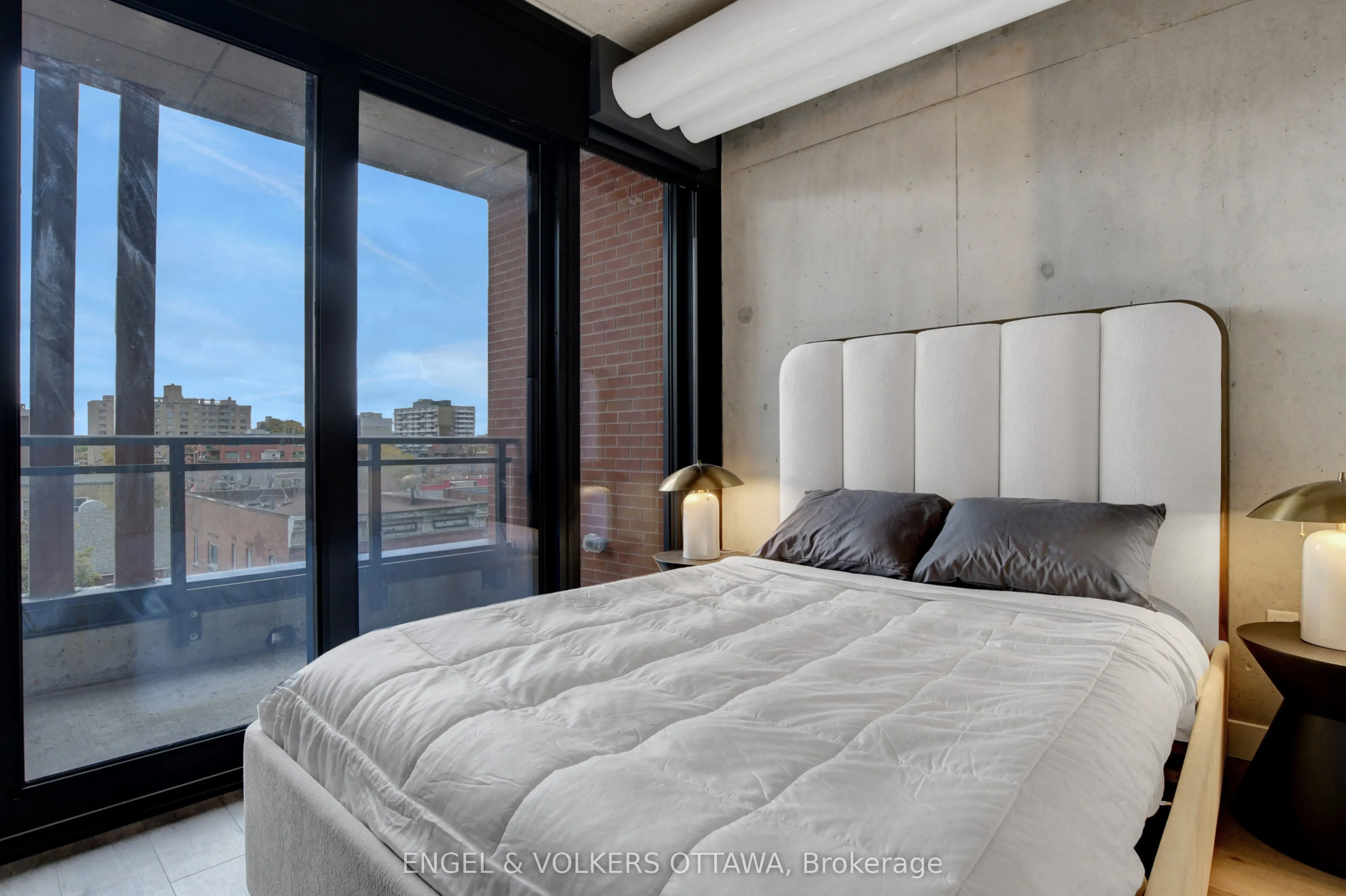 10 James Street #405