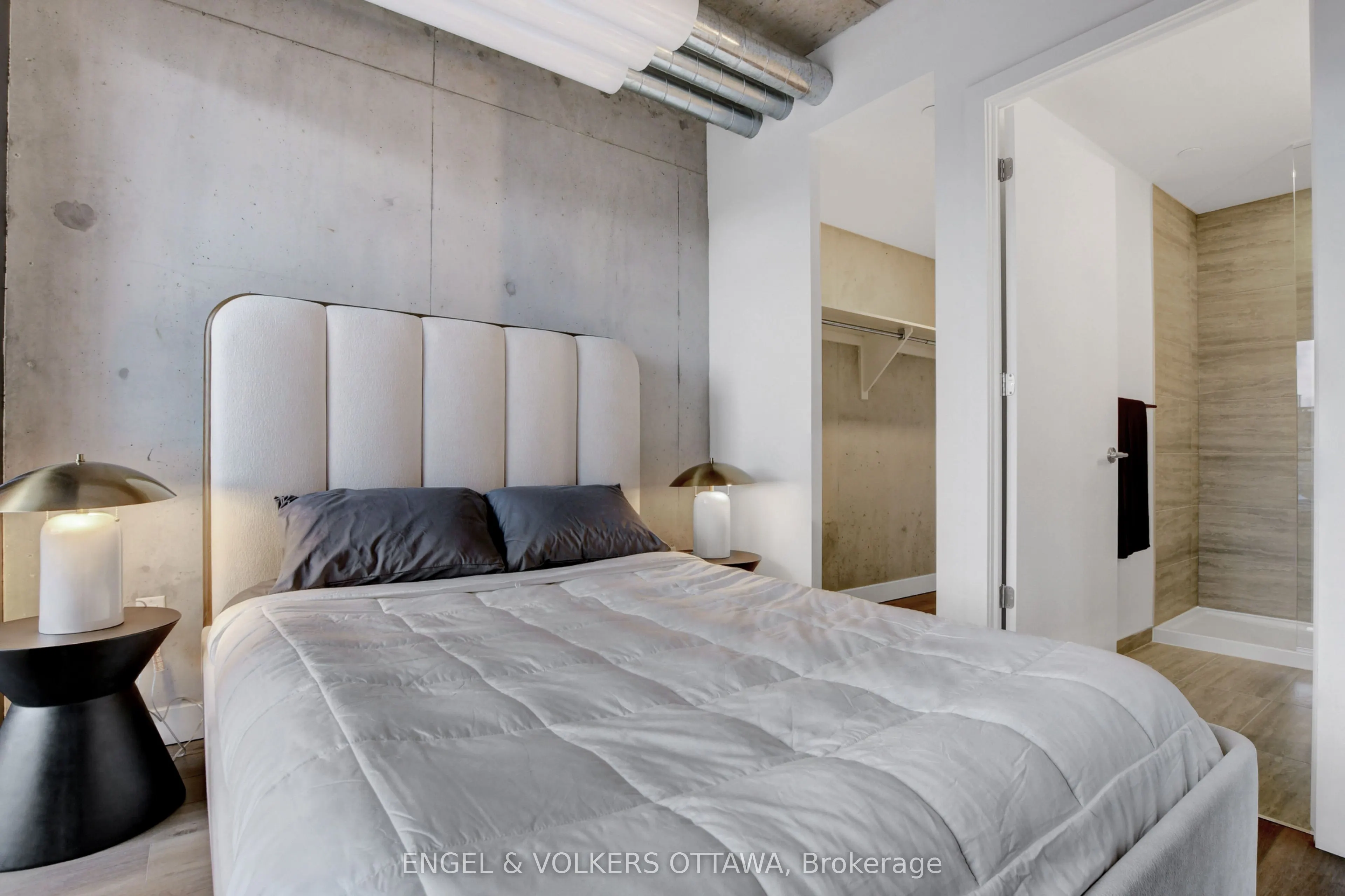 10 James Street #405