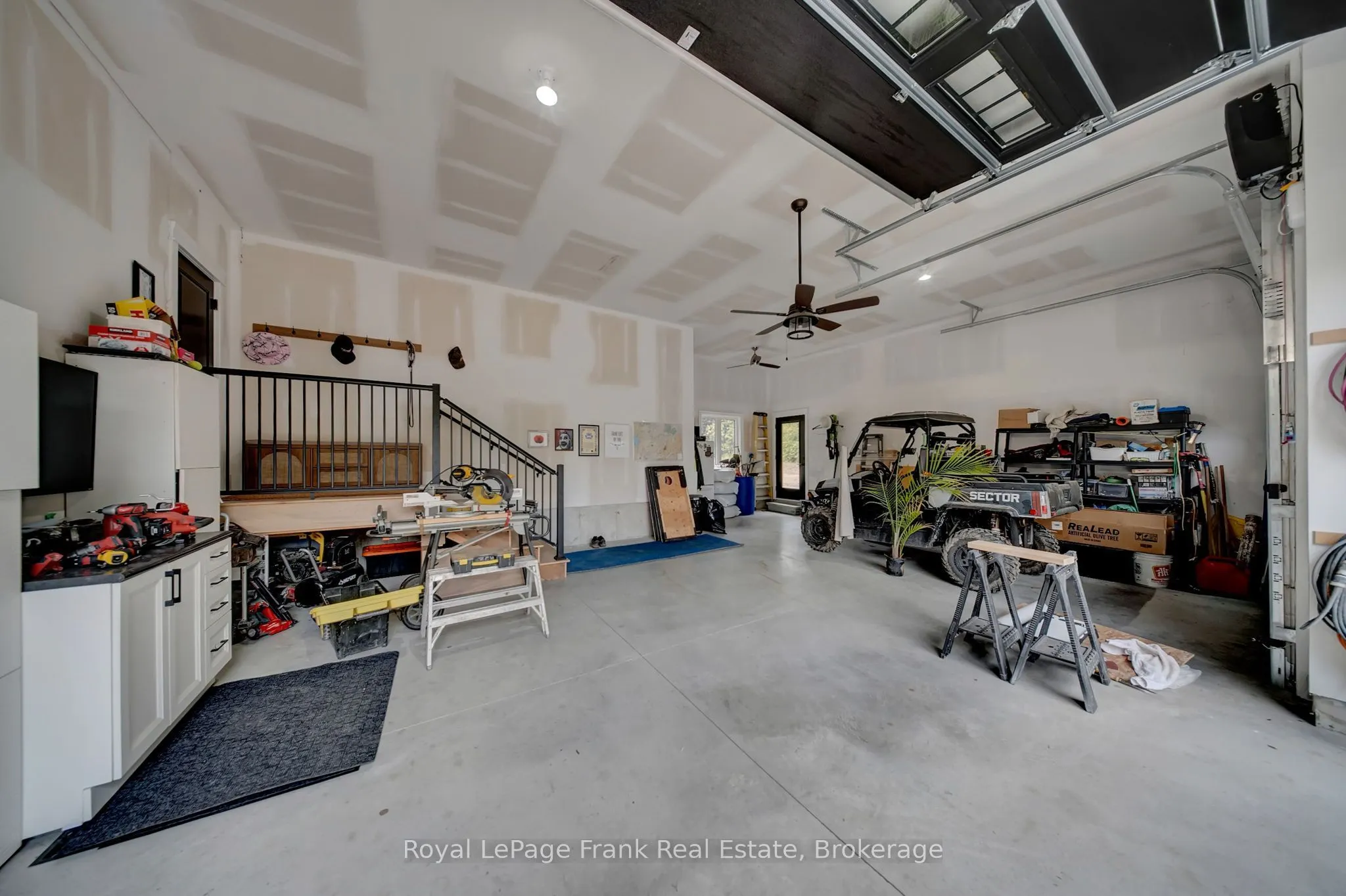 663 Ford Crescent
