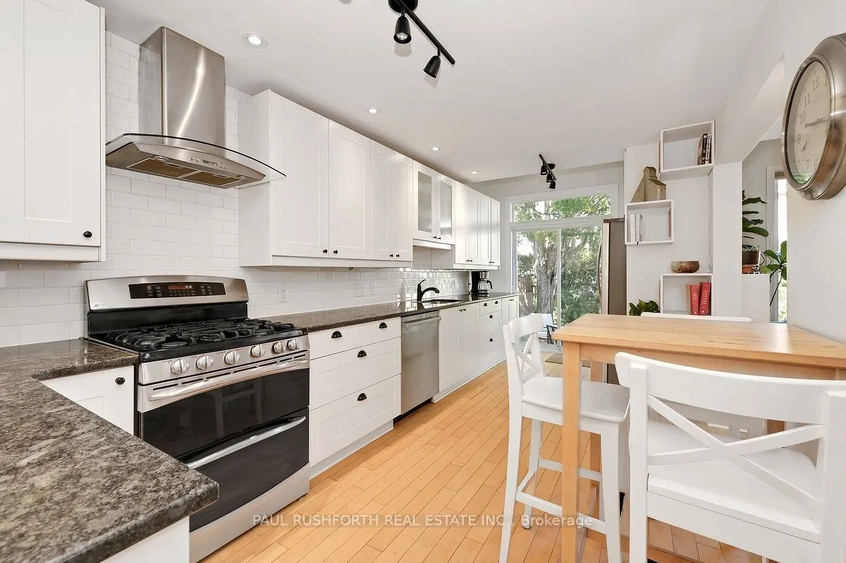 11 Avonhurst Avenue