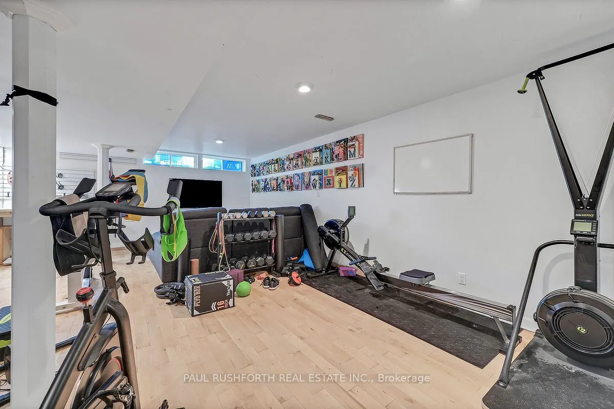 11 Avonhurst Avenue