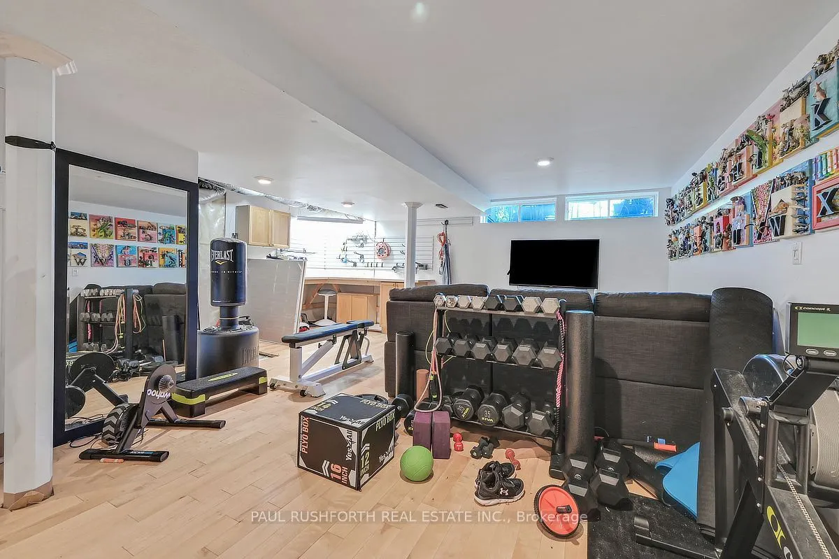 11 Avonhurst Avenue
