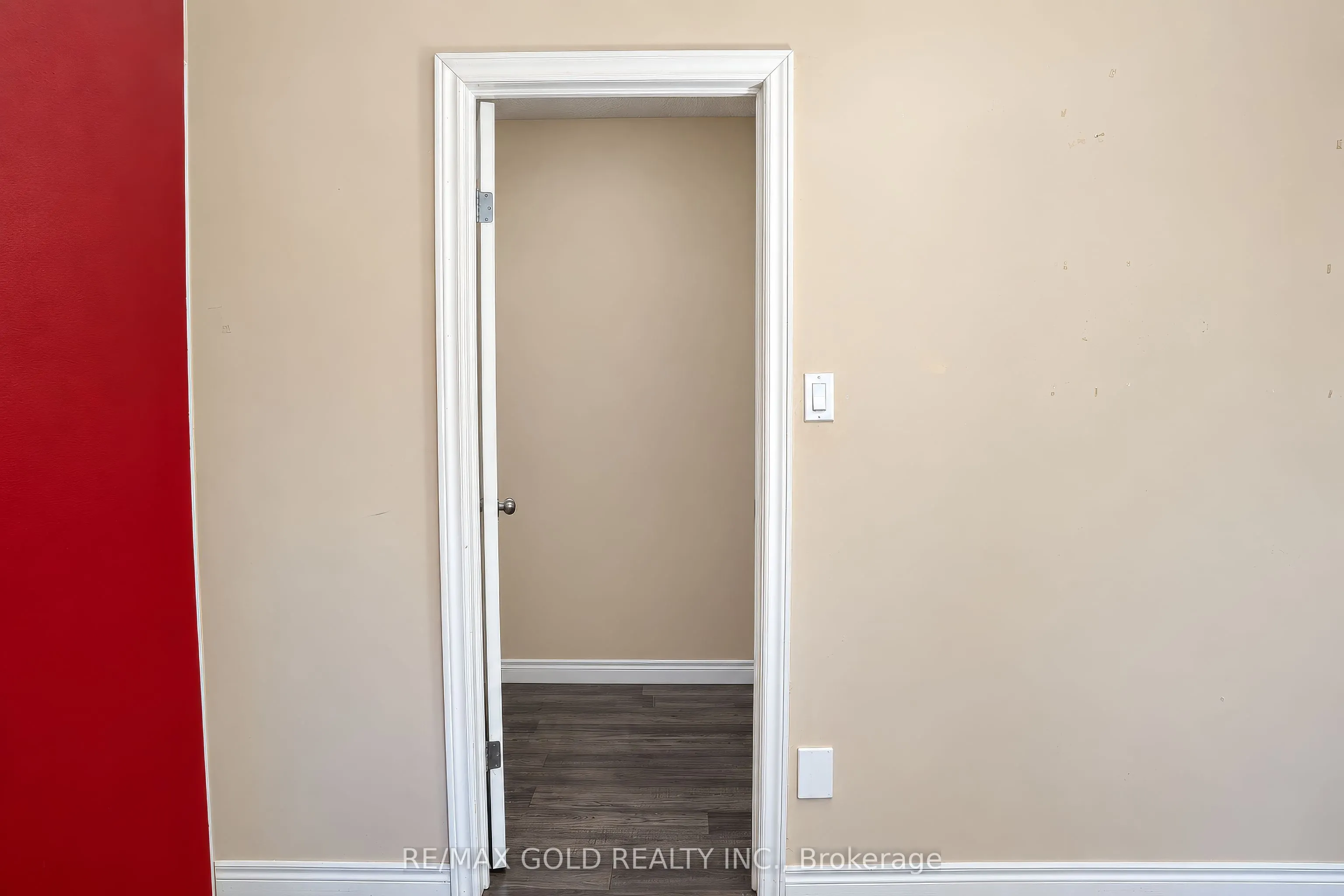31 Melinda Street W