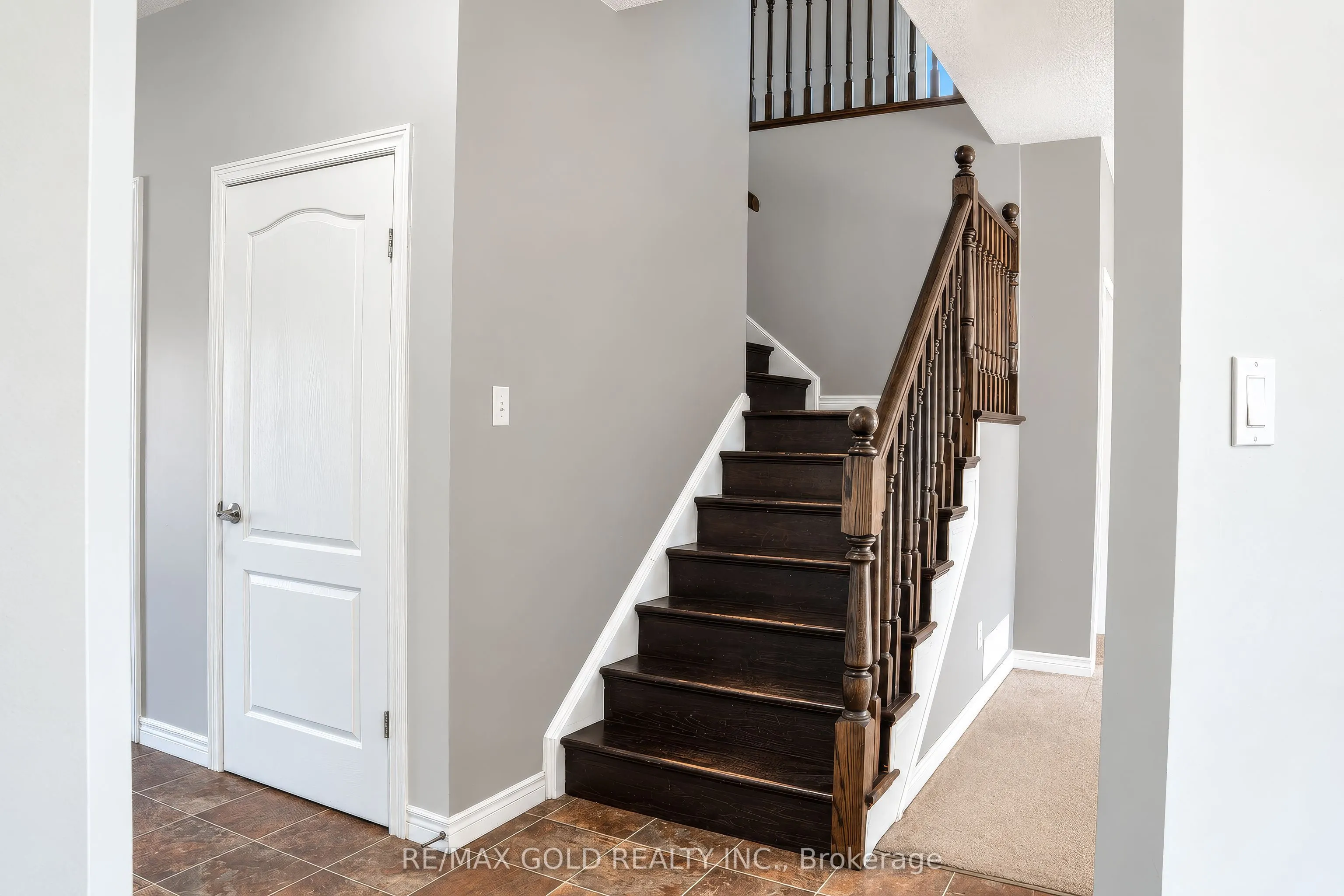31 Melinda Street W