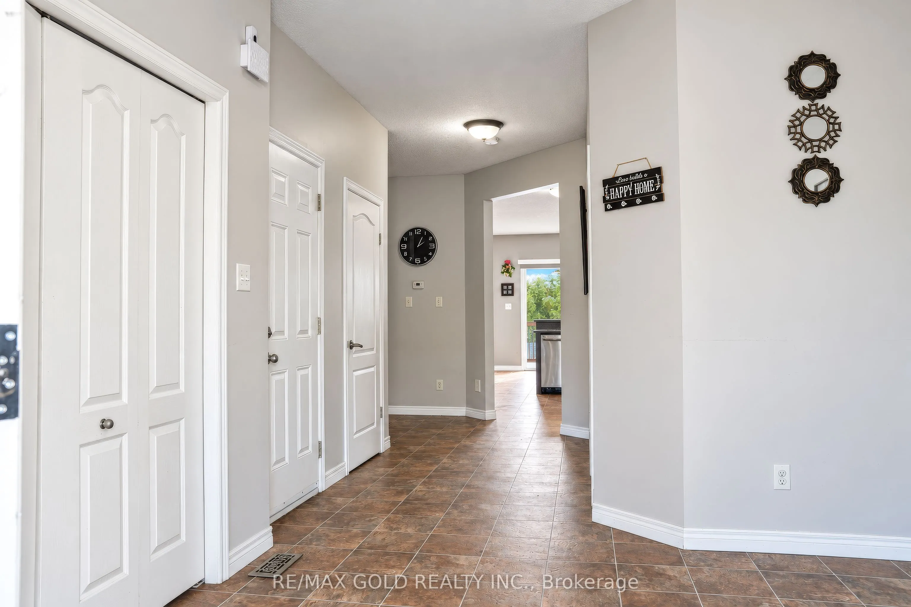 31 Melinda Street W