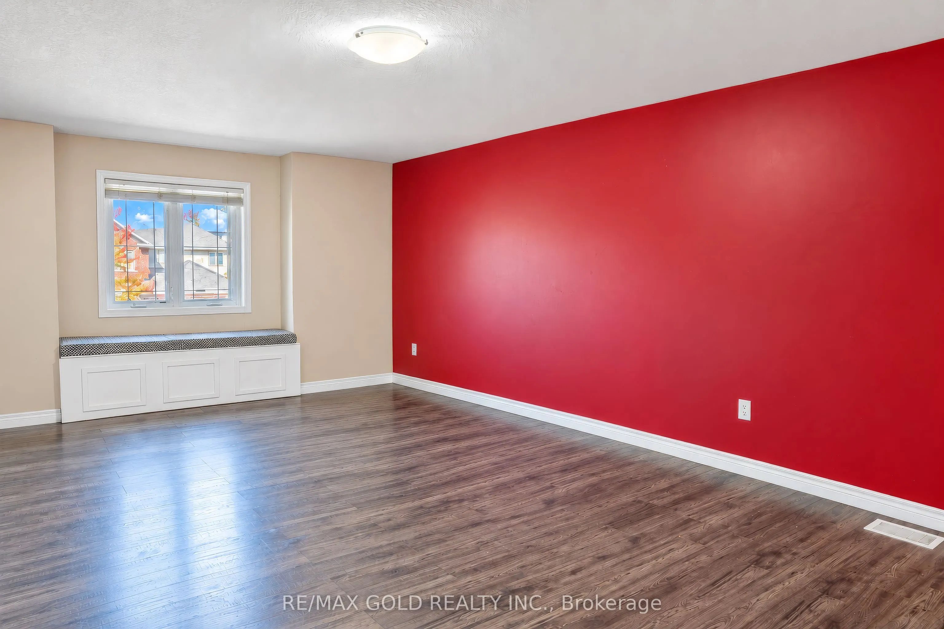 31 Melinda Street W