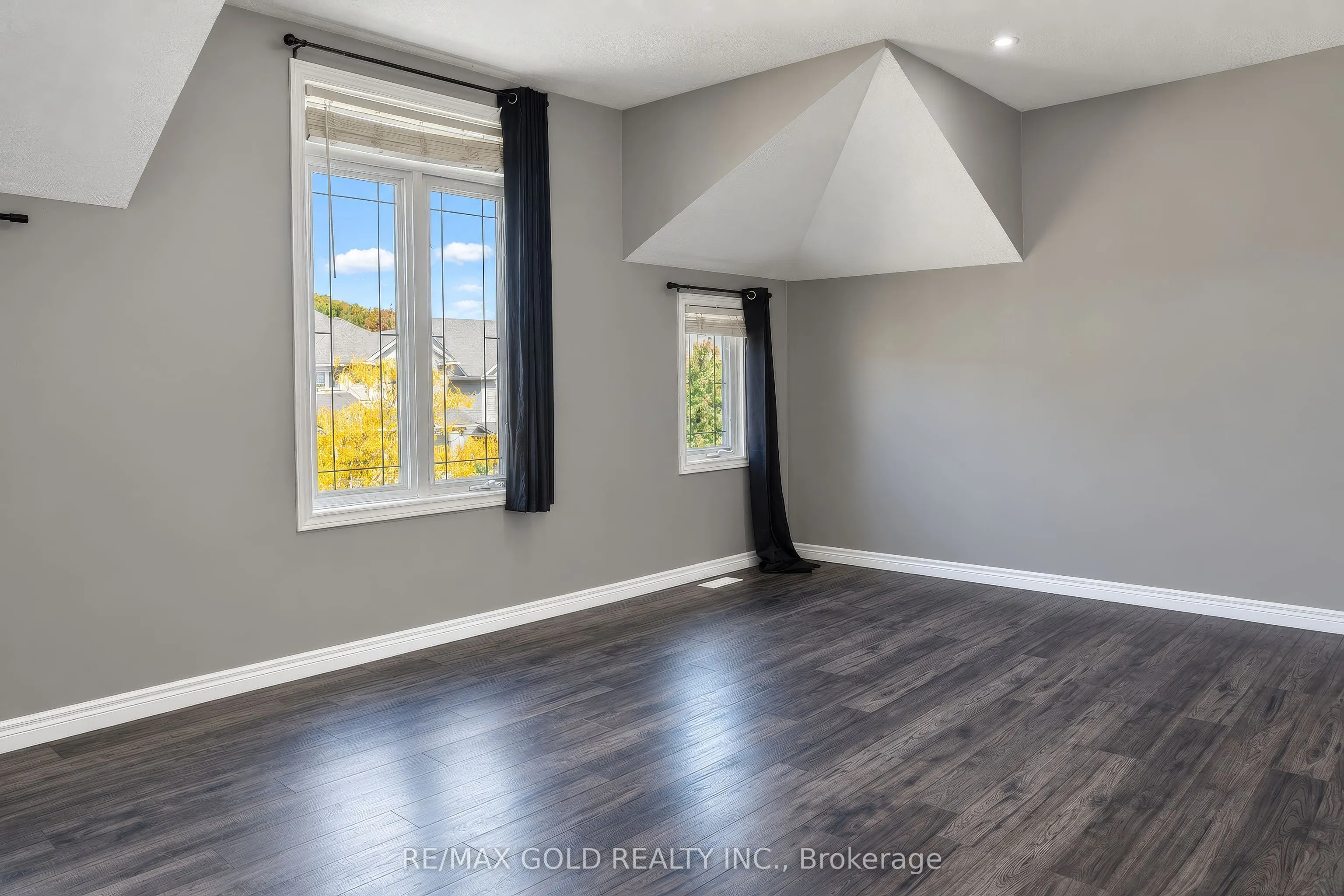 31 Melinda Street W