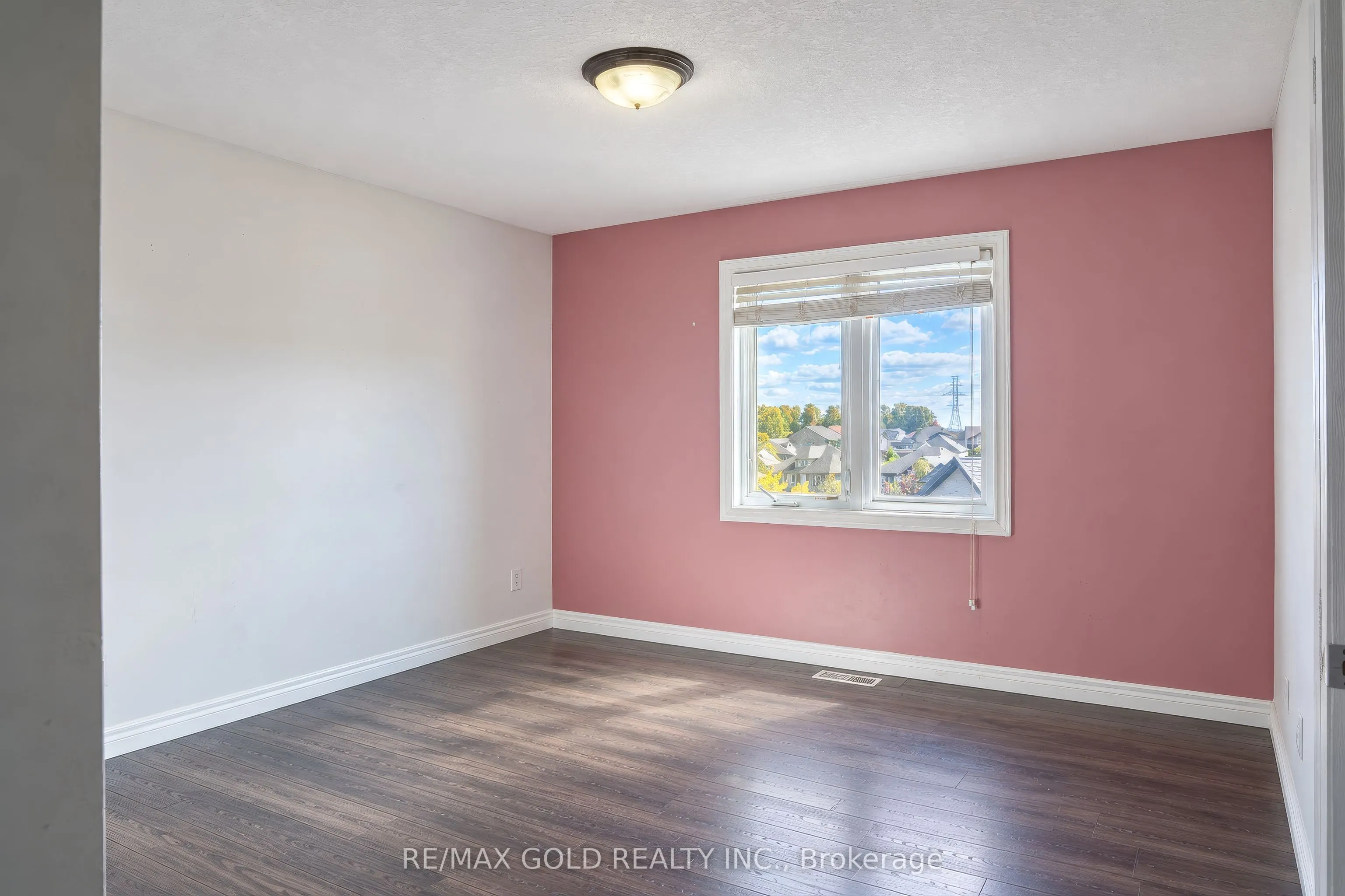 31 Melinda Street W