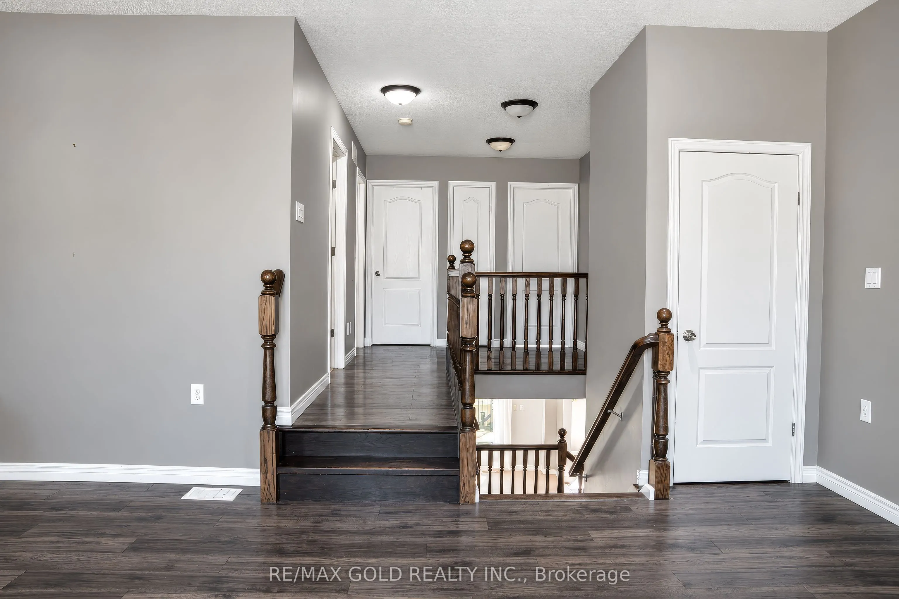 31 Melinda Street W