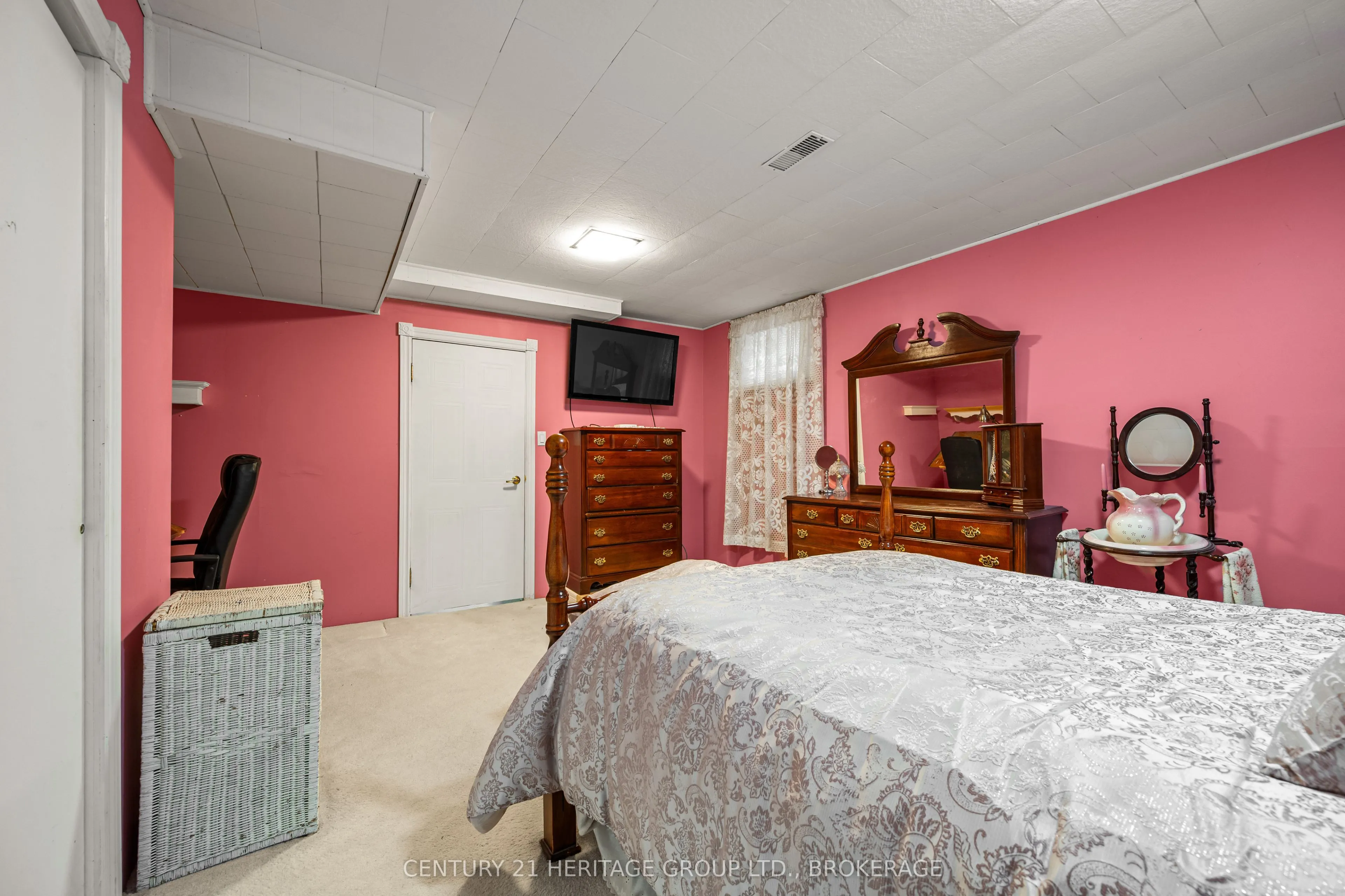 413 Maple Ridge Drive