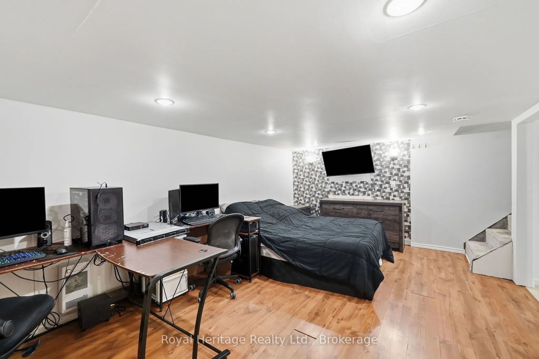 162 Cromwell Street #13