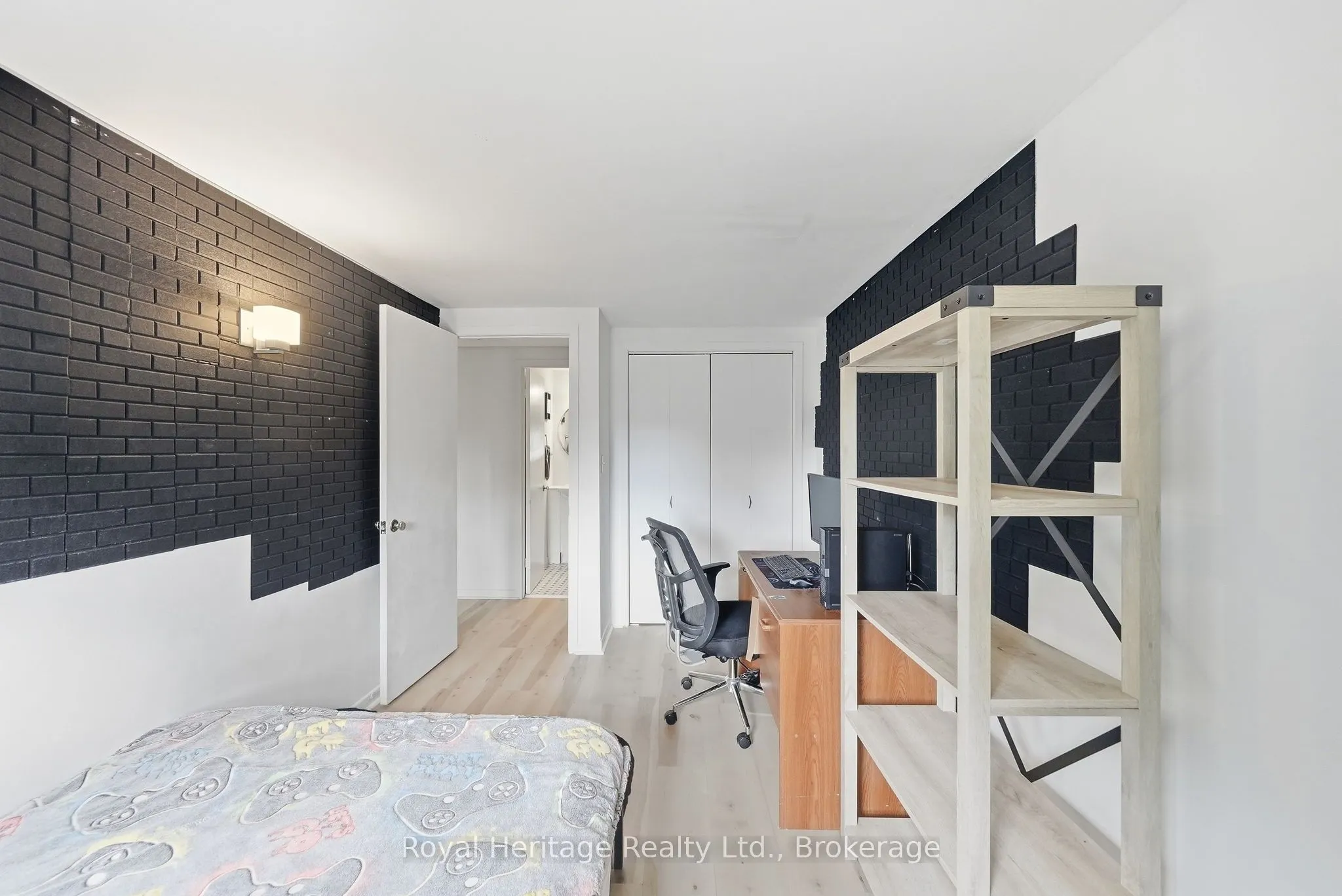 162 Cromwell Street #13