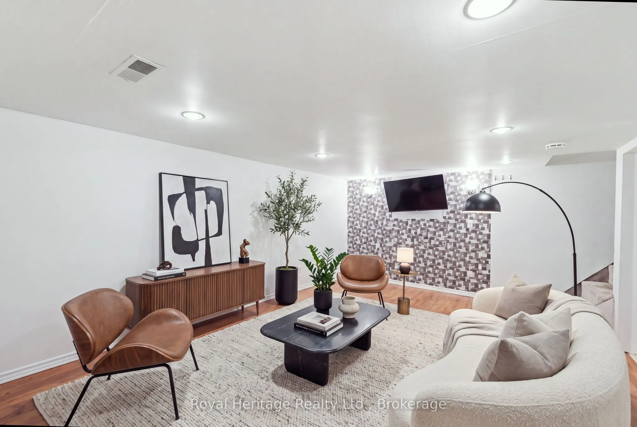 162 Cromwell Street #13