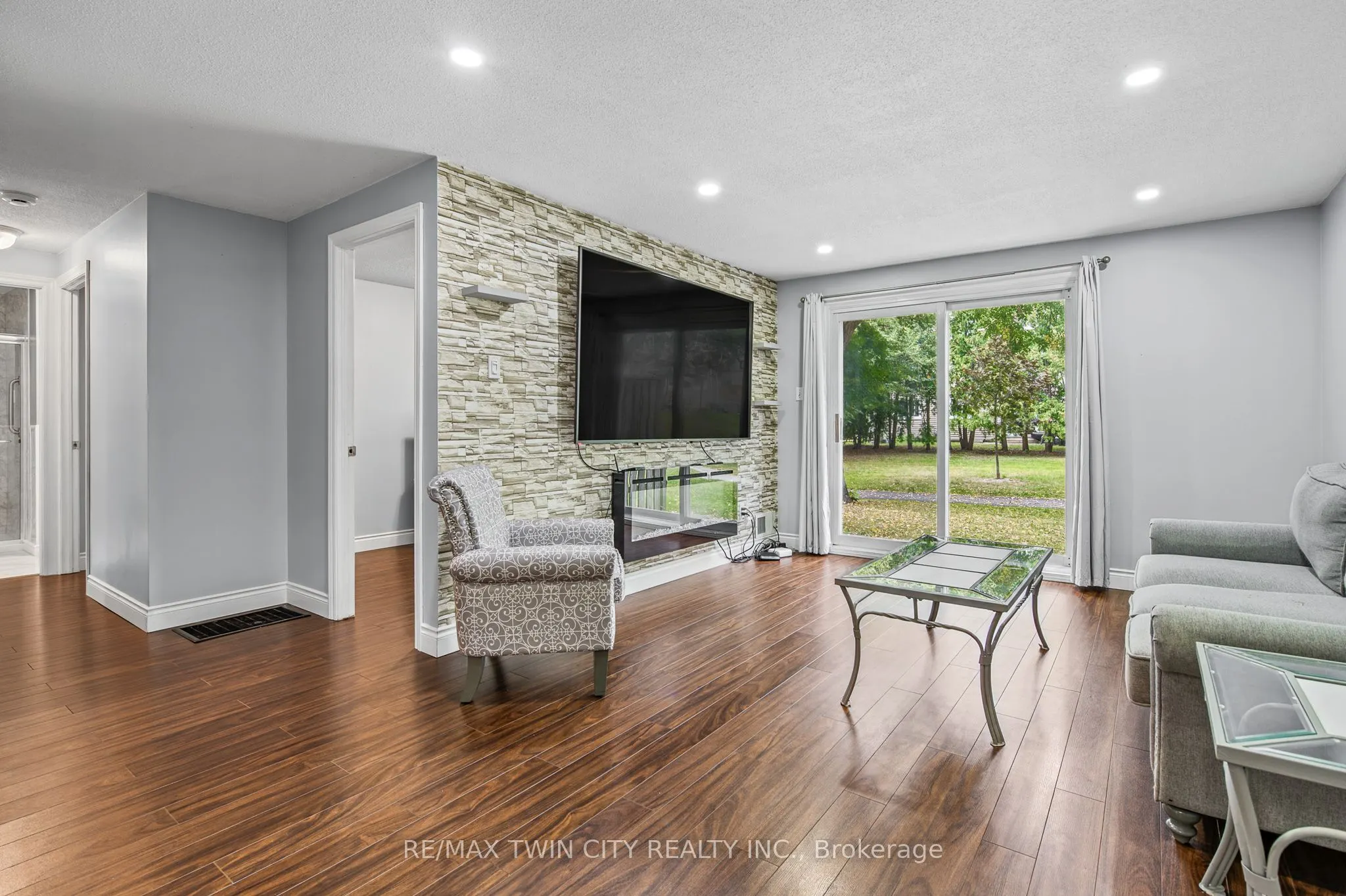 65 Glamis Road #74