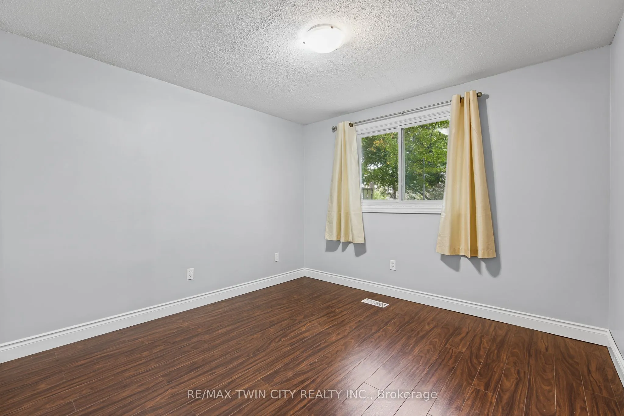 65 Glamis Road #74