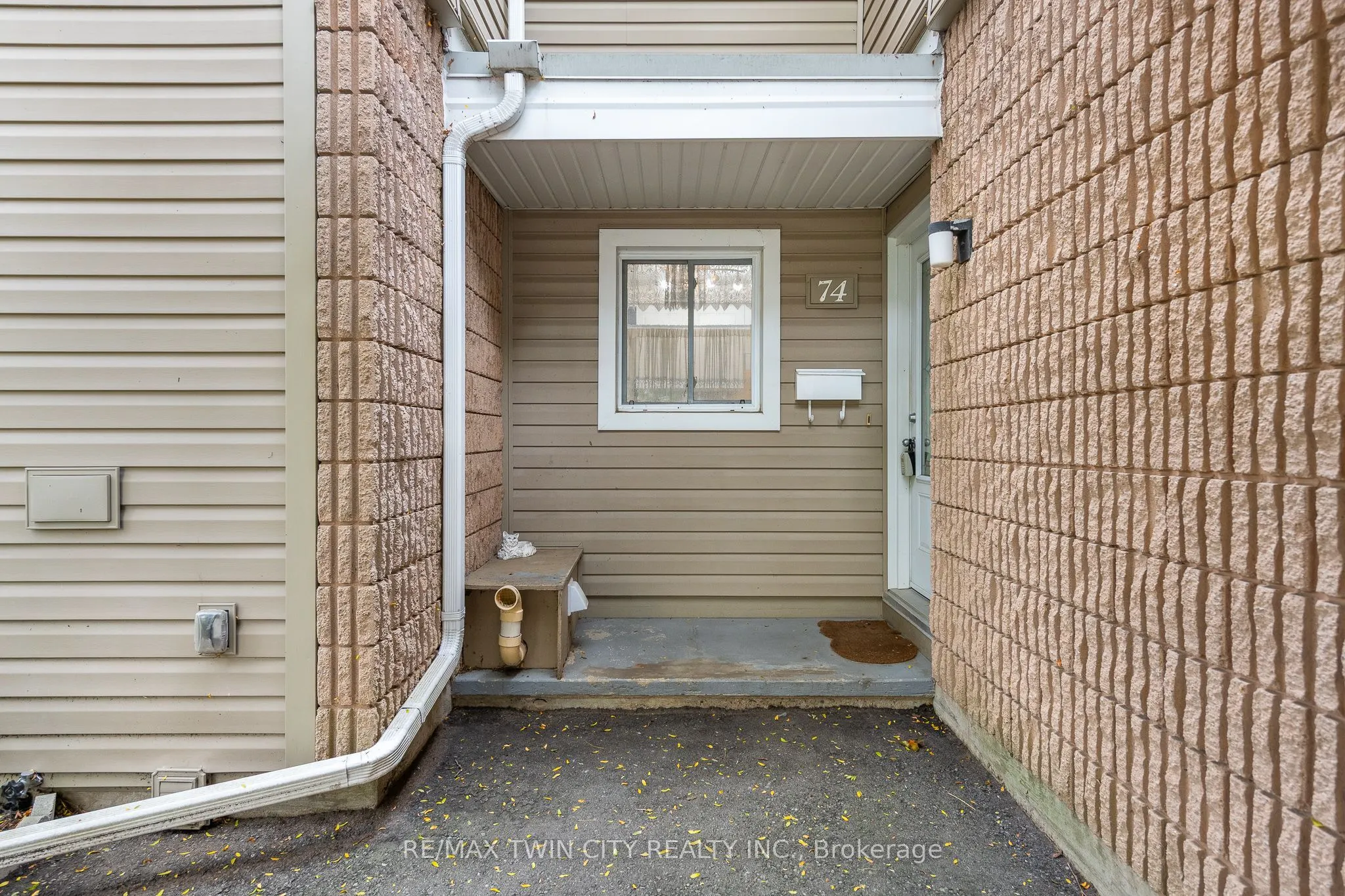 65 Glamis Road #74