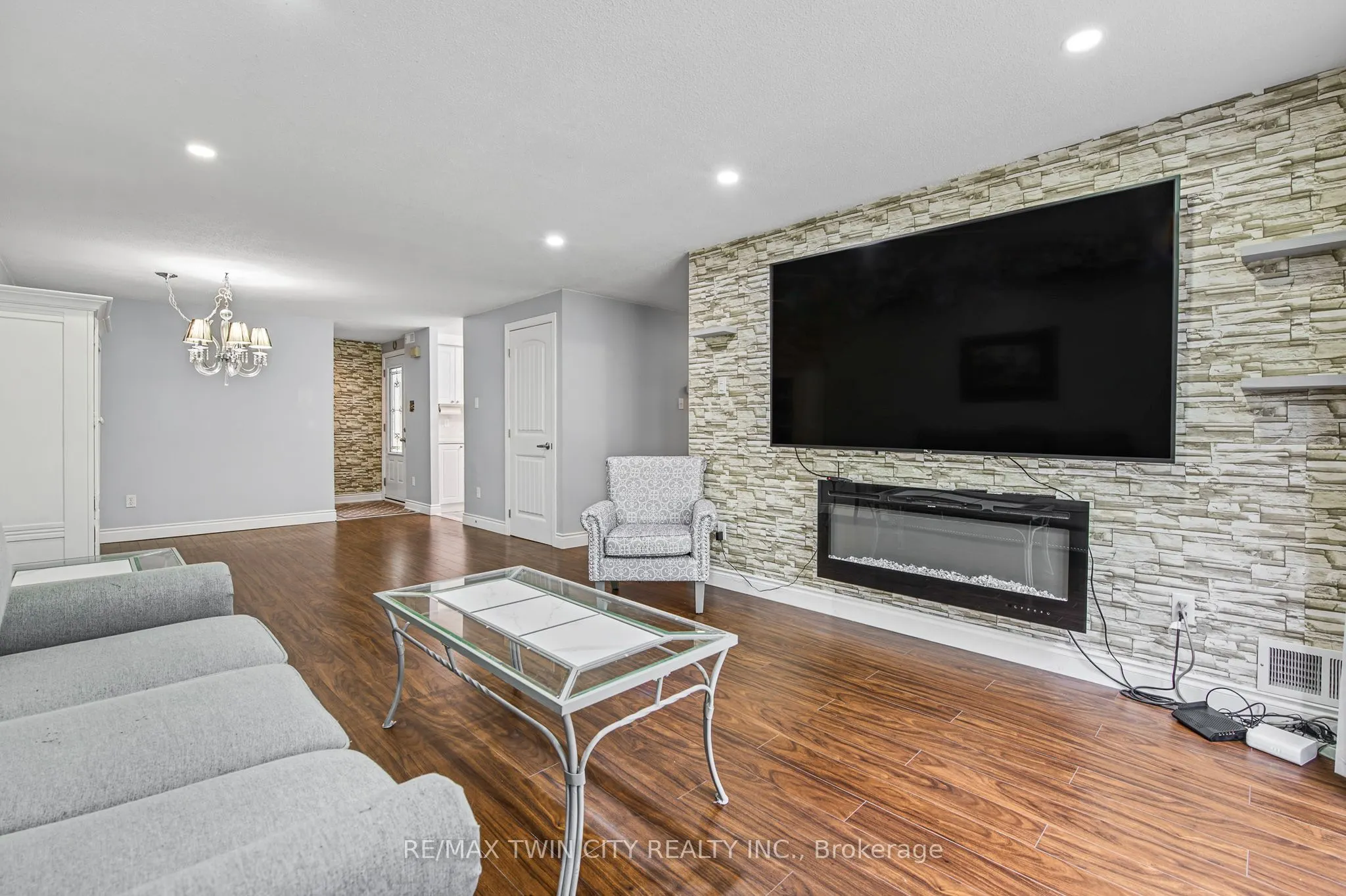 65 Glamis Road #74